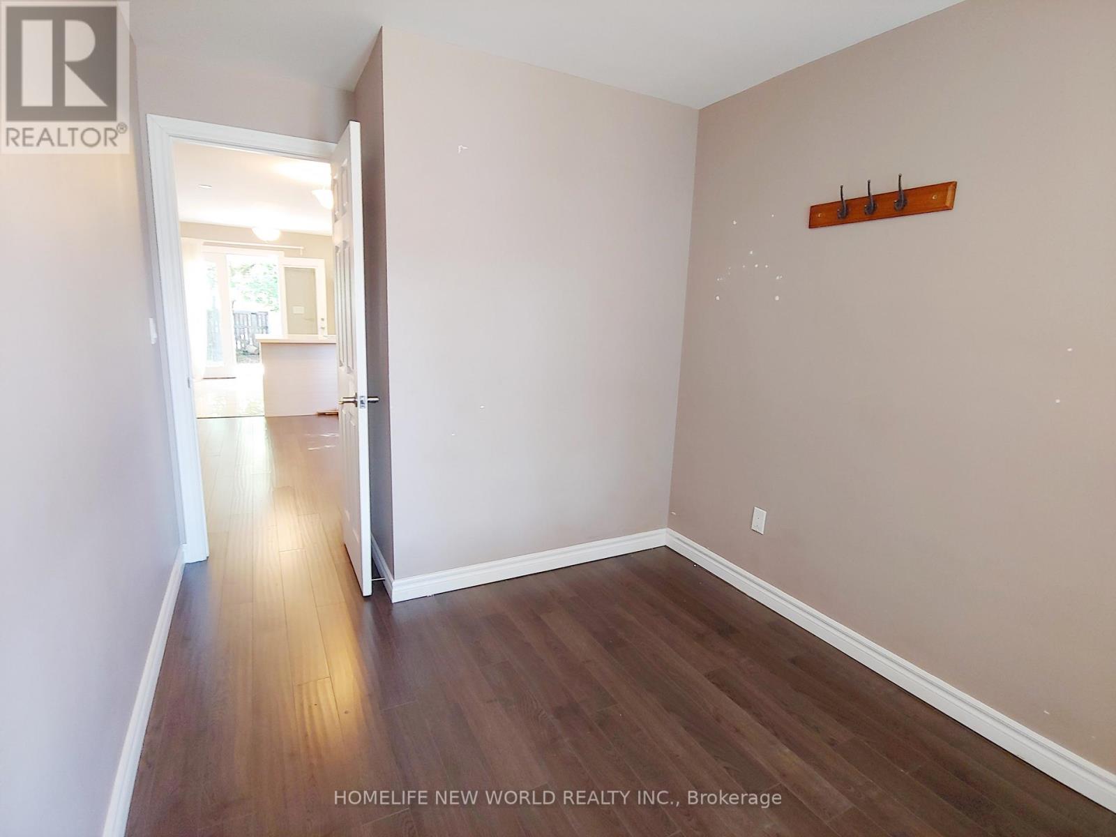 Main - 35 East Lynn Avenue, Toronto, Ontario  M4C 3X3 - Photo 6 - E13446992