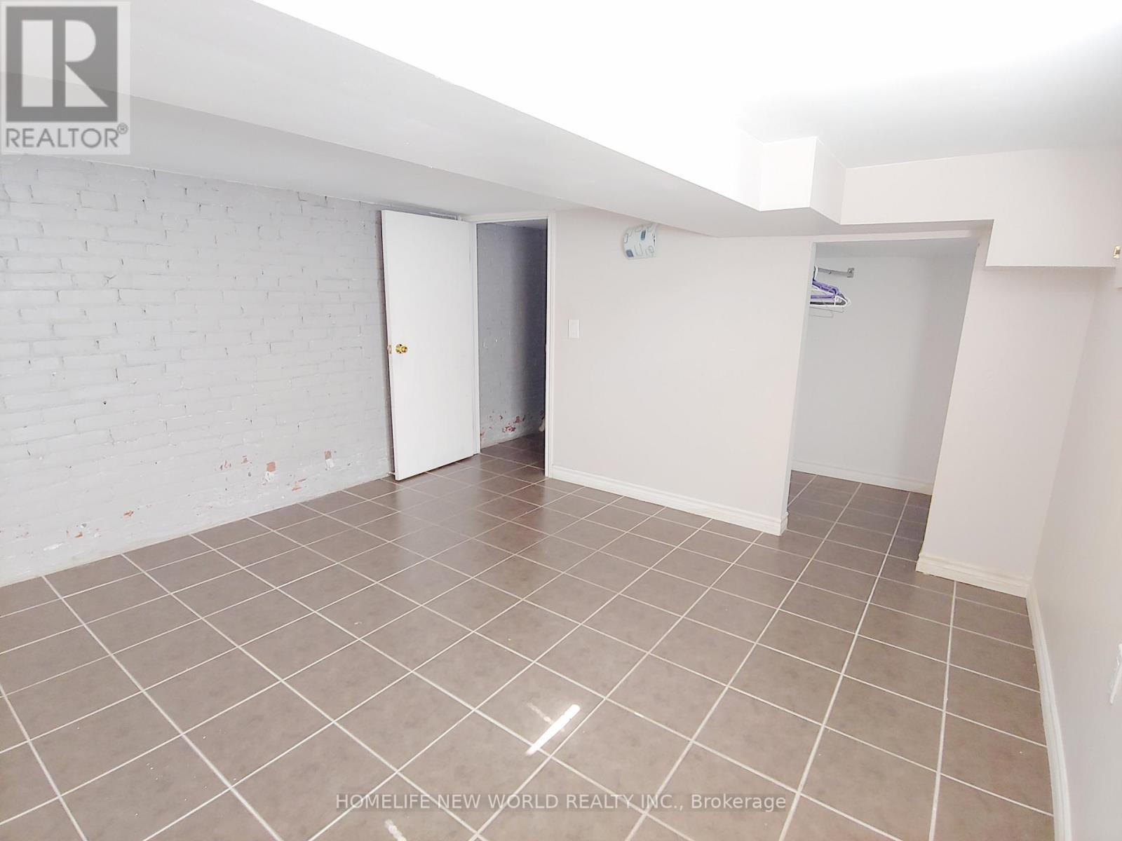 Main - 35 East Lynn Avenue, Toronto, Ontario  M4C 3X3 - Photo 7 - E13446992