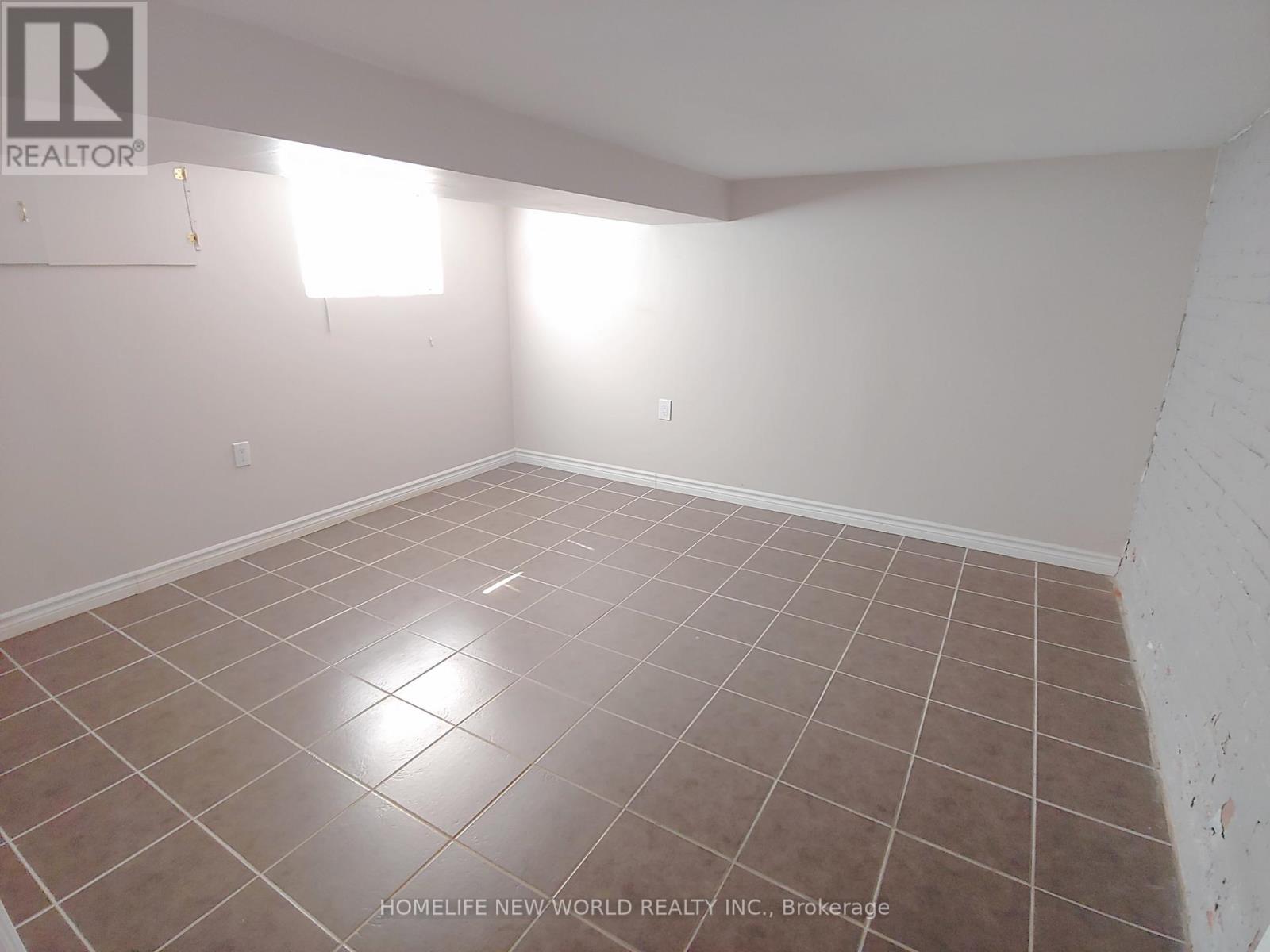 Main - 35 East Lynn Avenue, Toronto, Ontario  M4C 3X3 - Photo 8 - E13446992