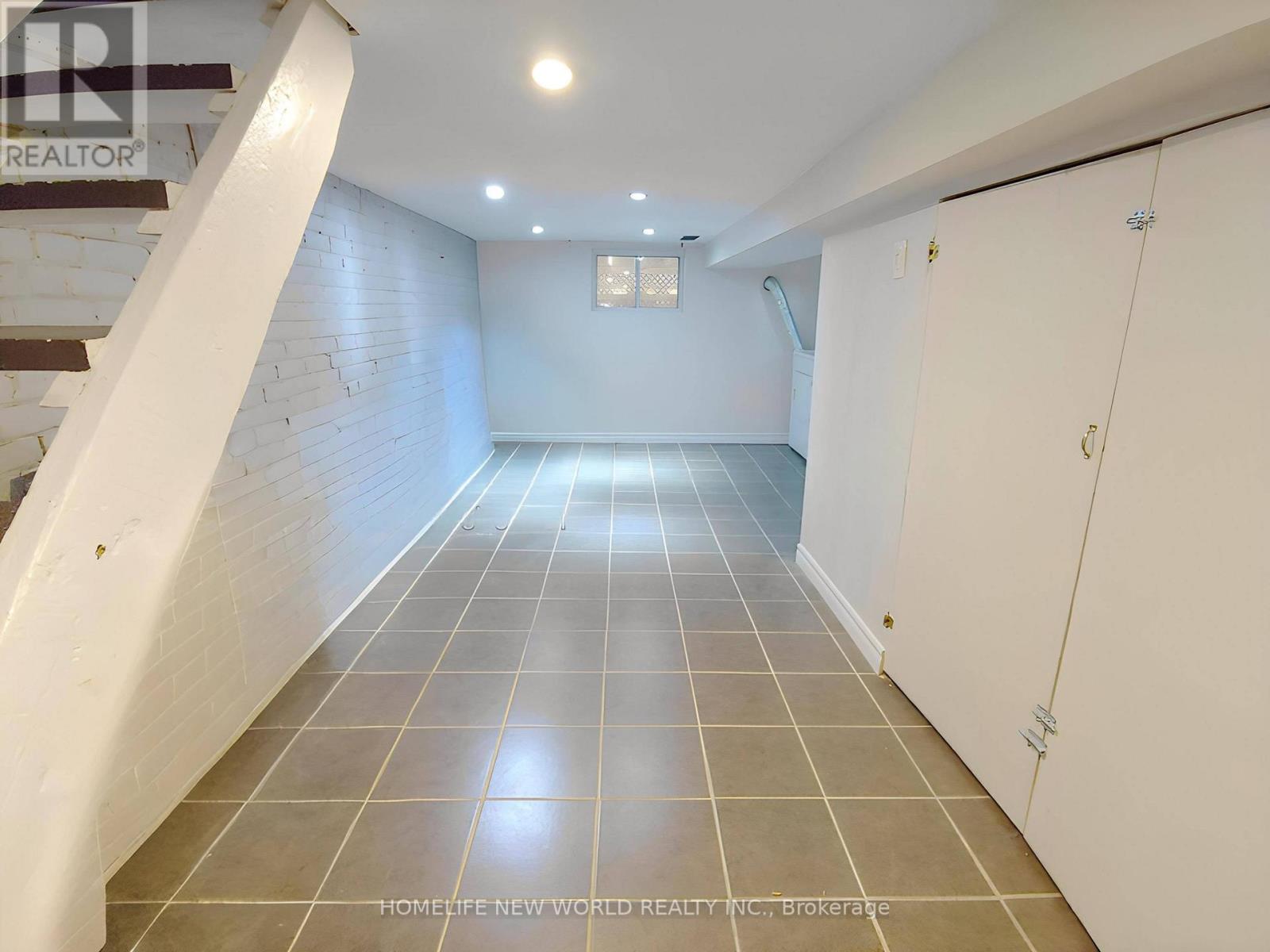 Main - 35 East Lynn Avenue, Toronto, Ontario  M4C 3X3 - Photo 9 - E13446992