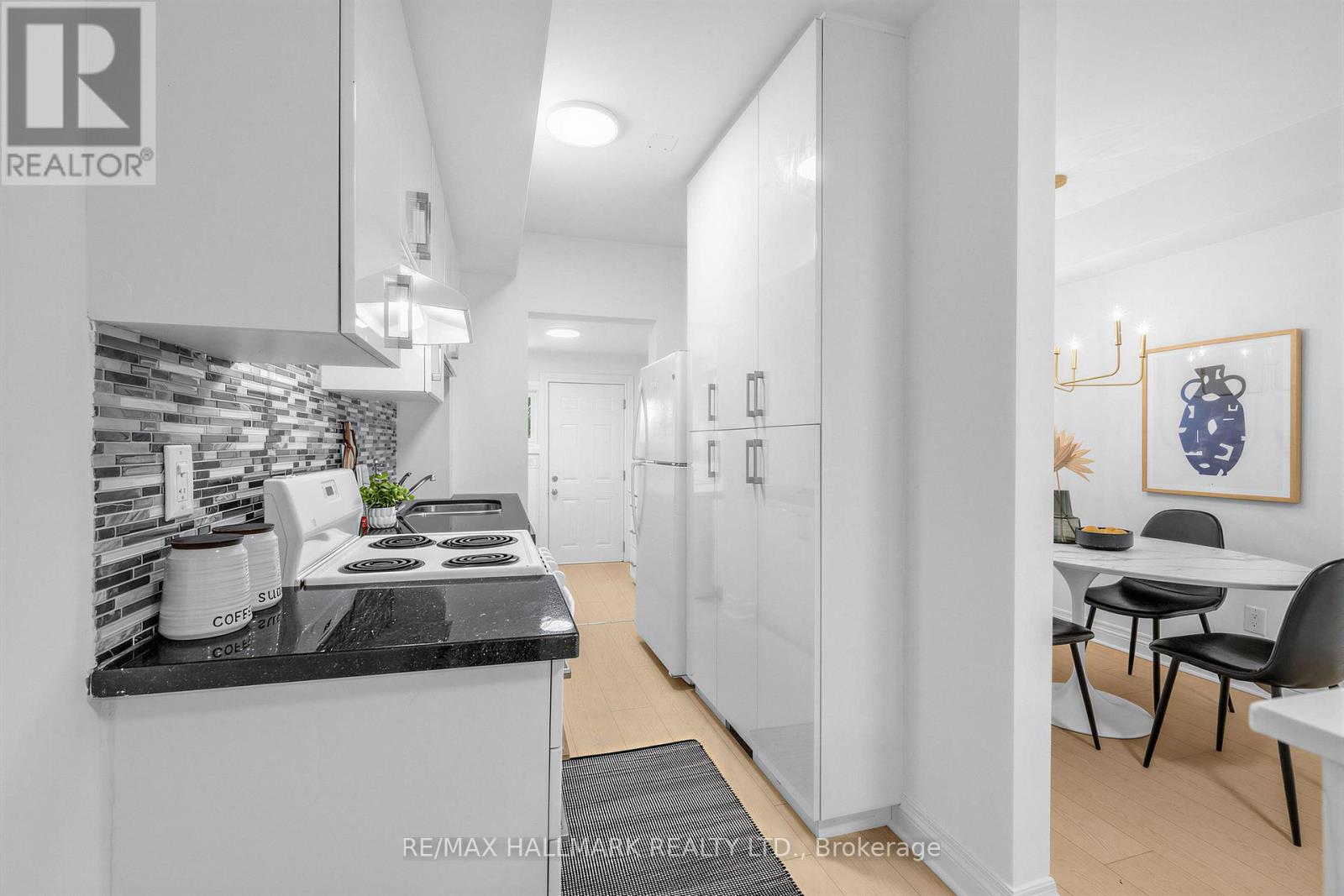 1292 Woodbine Avenue, Toronto, Ontario  M4C 4E7 - Photo 12 - E13447052
