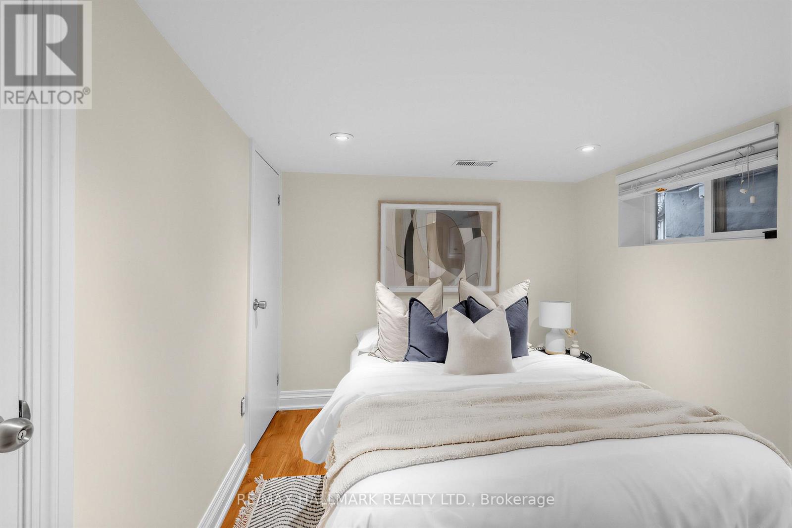 1292 Woodbine Avenue, Toronto, Ontario  M4C 4E7 - Photo 17 - E13447052