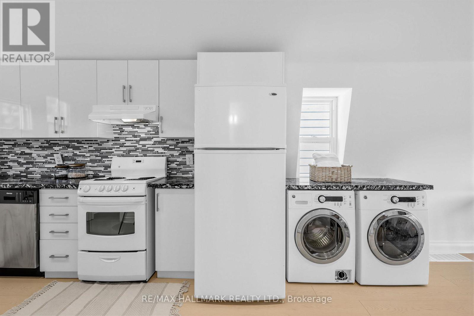1292 Woodbine Avenue, Toronto, Ontario  M4C 4E7 - Photo 25 - E13447052