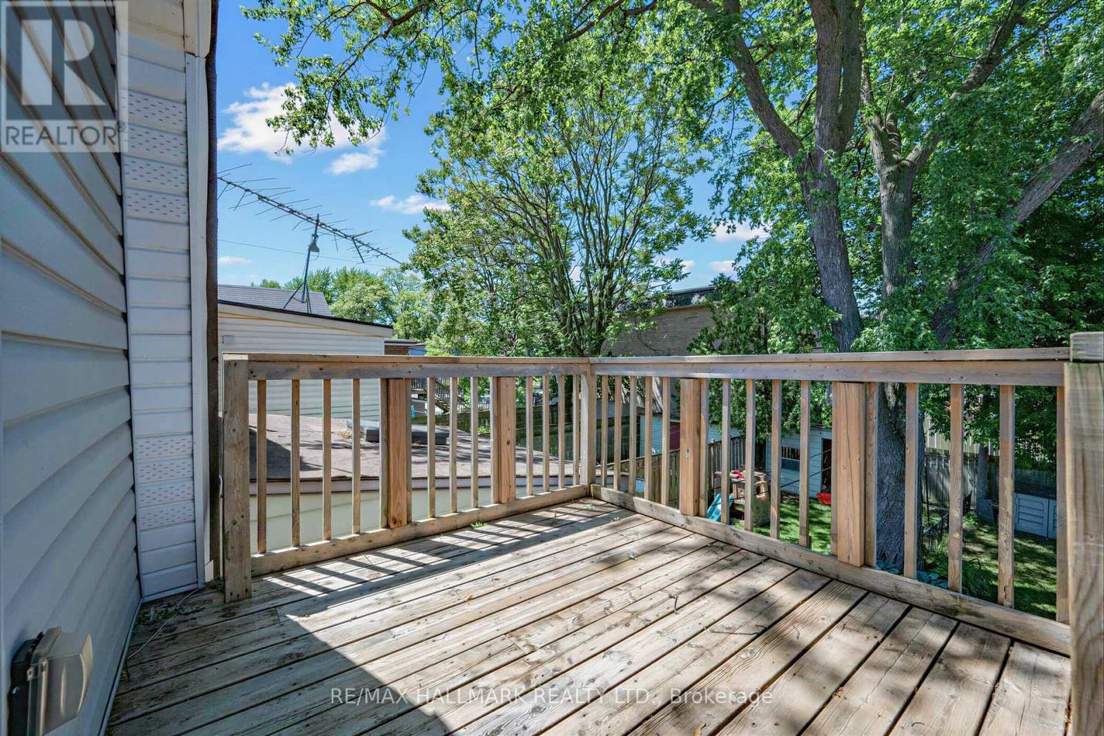 1292 Woodbine Avenue, Toronto, Ontario  M4C 4E7 - Photo 37 - E13447052