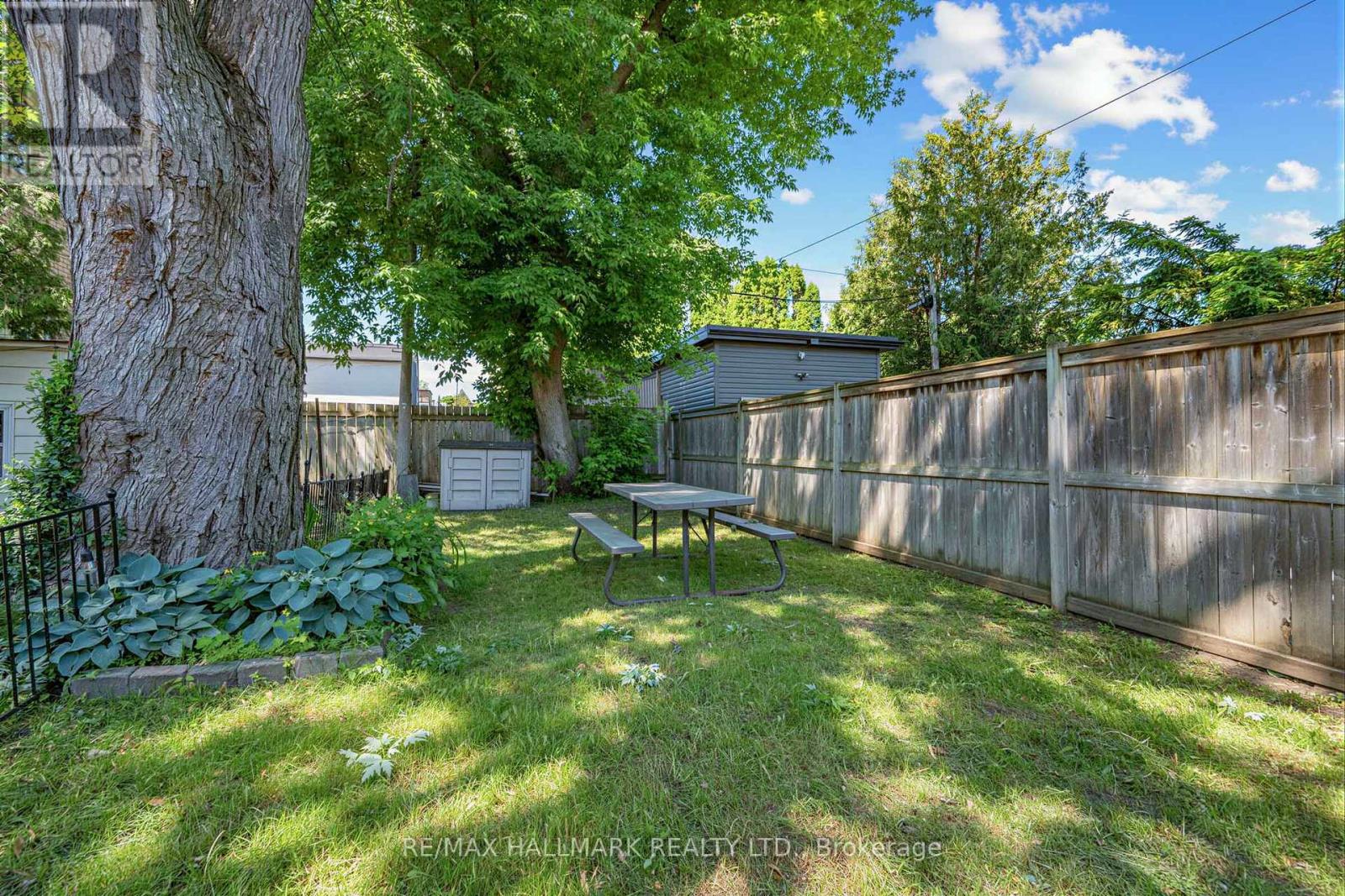 1292 Woodbine Avenue, Toronto, Ontario  M4C 4E7 - Photo 38 - E13447052