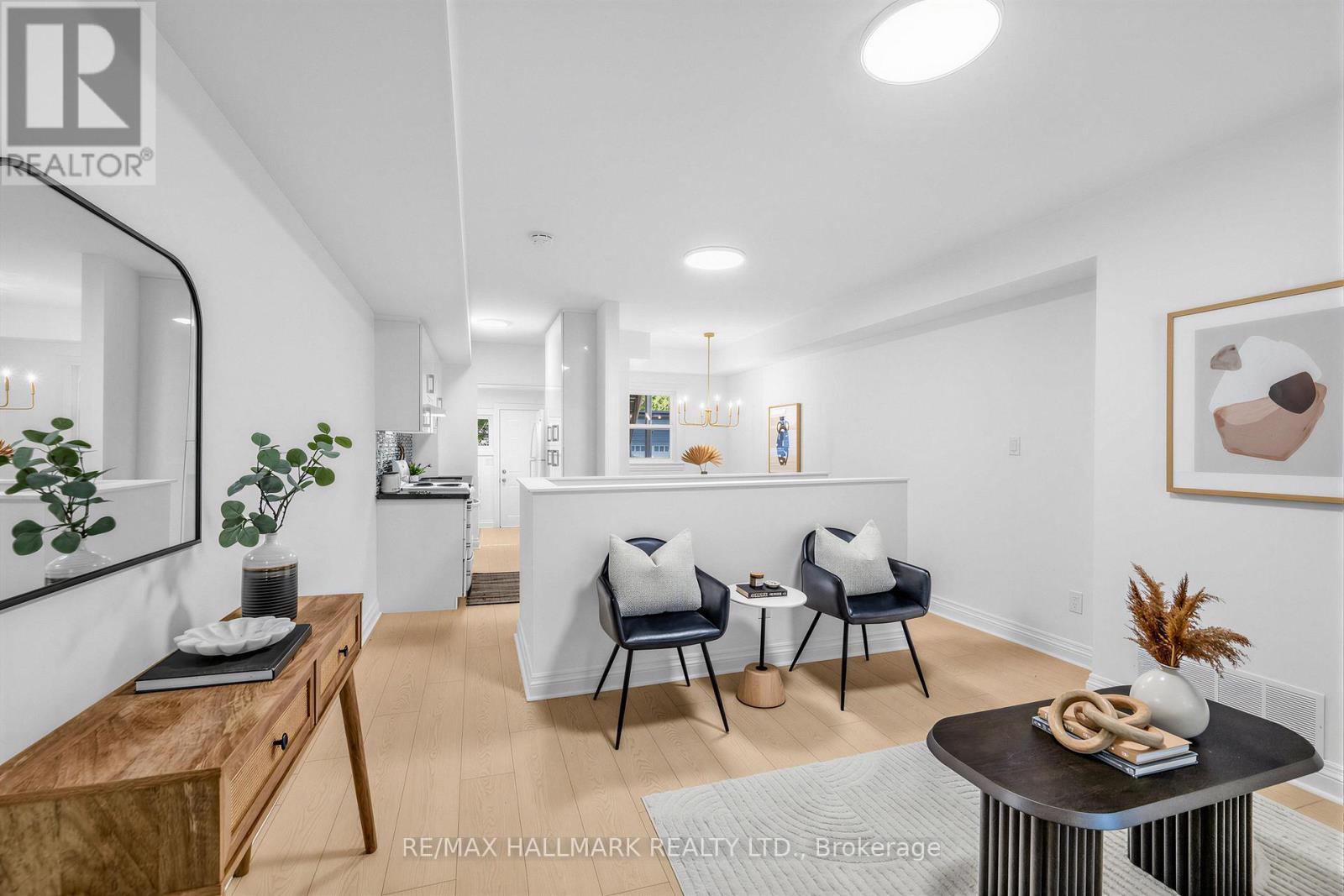 1292 Woodbine Avenue, Toronto, Ontario  M4C 4E7 - Photo 6 - E13447052