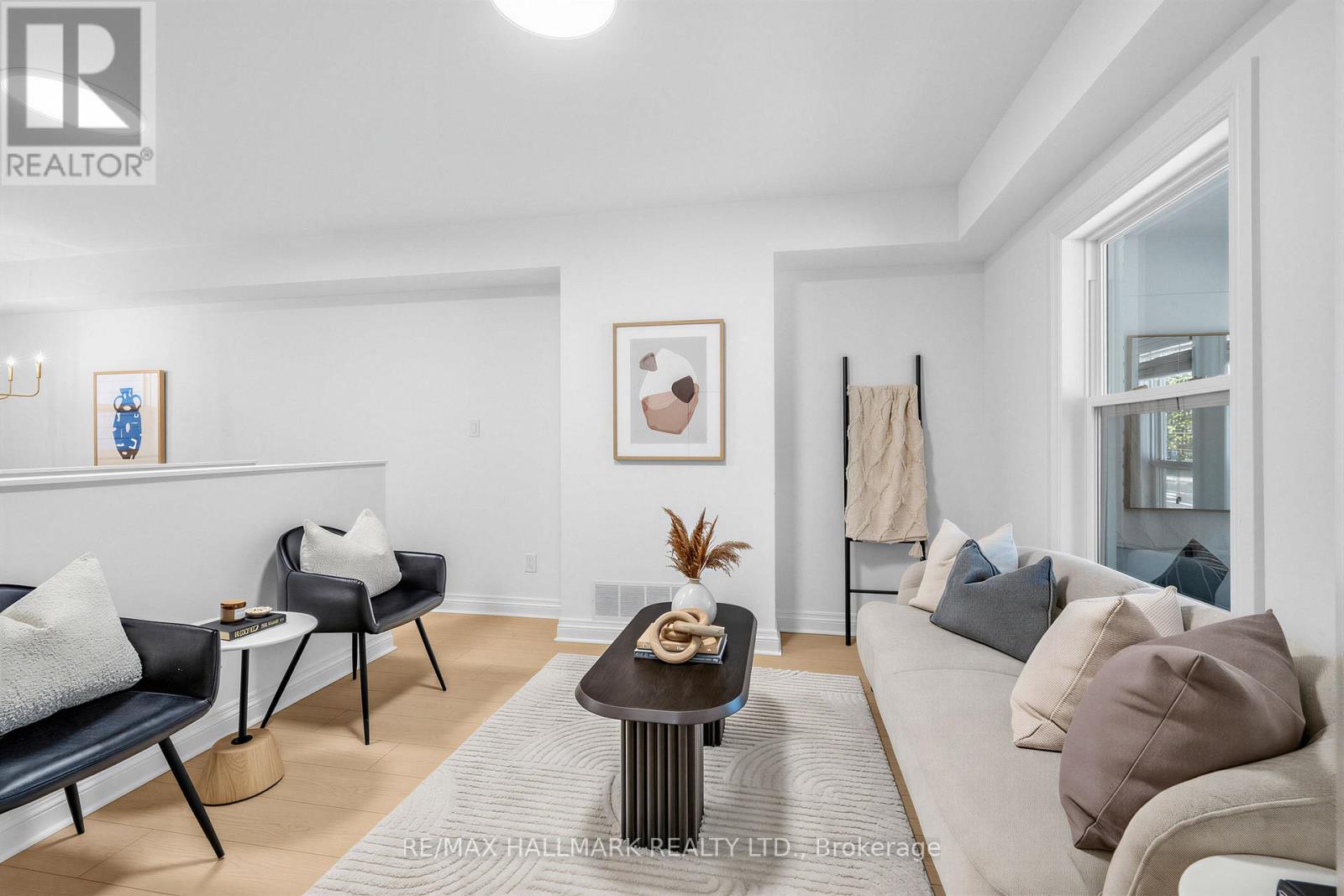 1292 Woodbine Avenue, Toronto, Ontario  M4C 4E7 - Photo 7 - E13447052