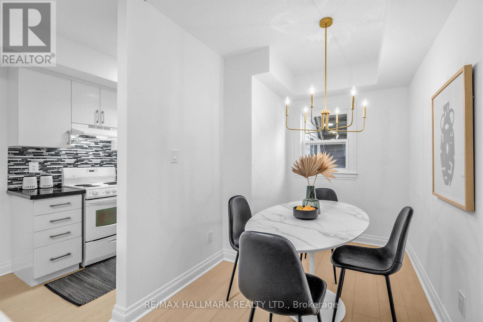 1292 Woodbine Avenue, Toronto, Ontario  M4C 4E7 - Photo 9 - E13447052