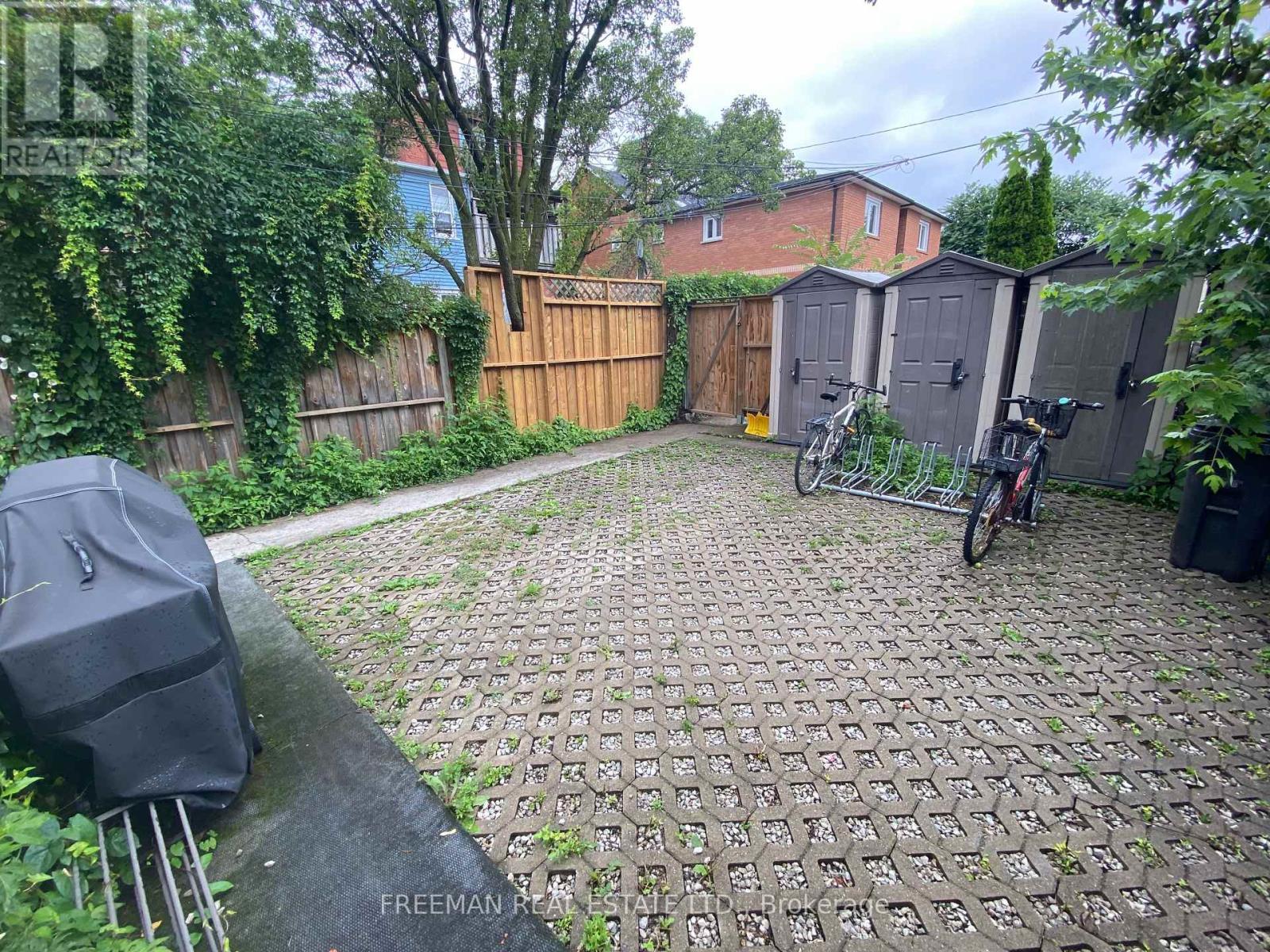 Main - 72 Vermont Avenue, Toronto, Ontario  M6G 1X9 - Photo 22 - C13433692