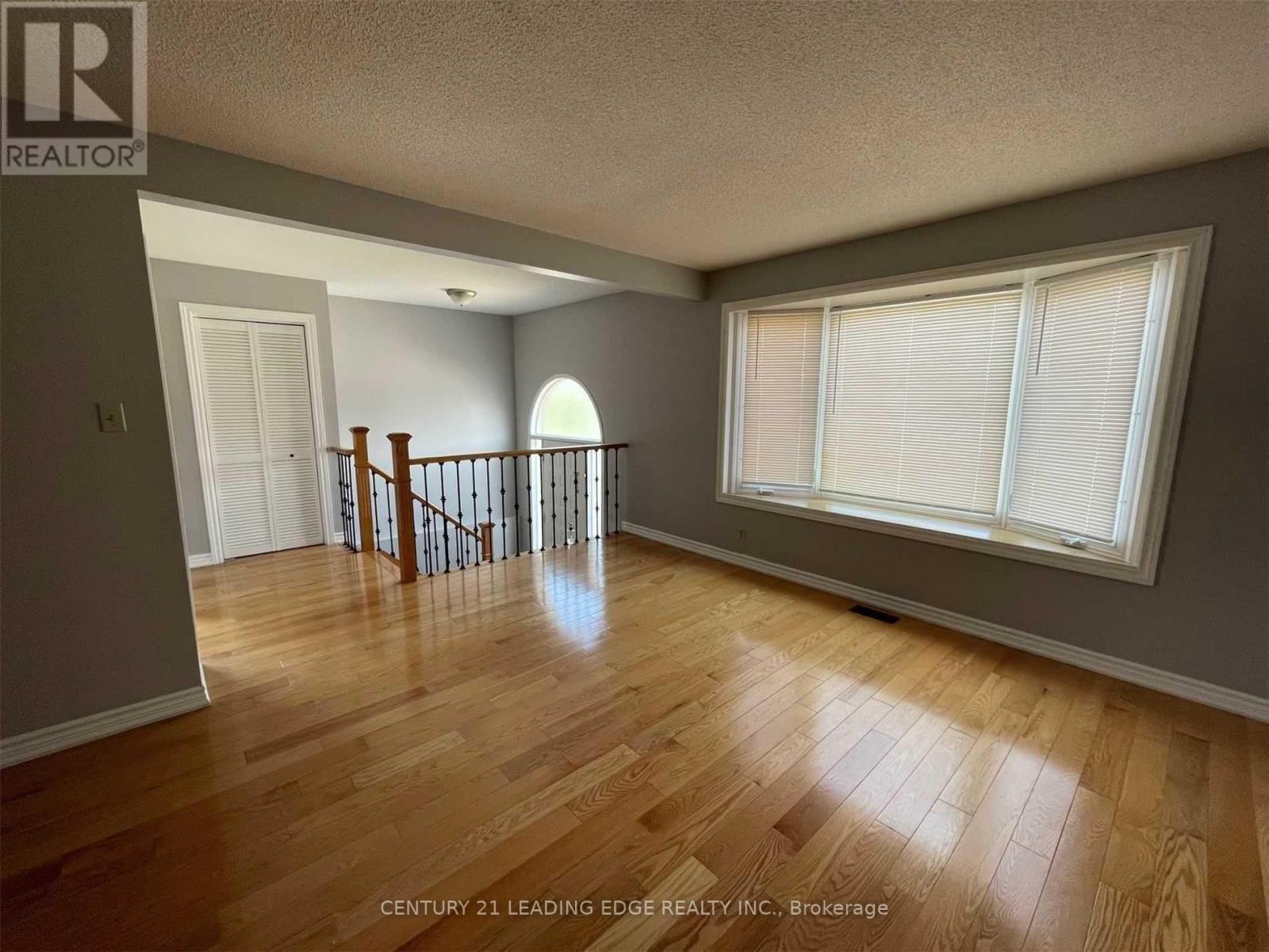 438 Colborne Street, Bradford West Gwillimbury, Ontario  L3Z 2E6 - Photo 5 - N13447230