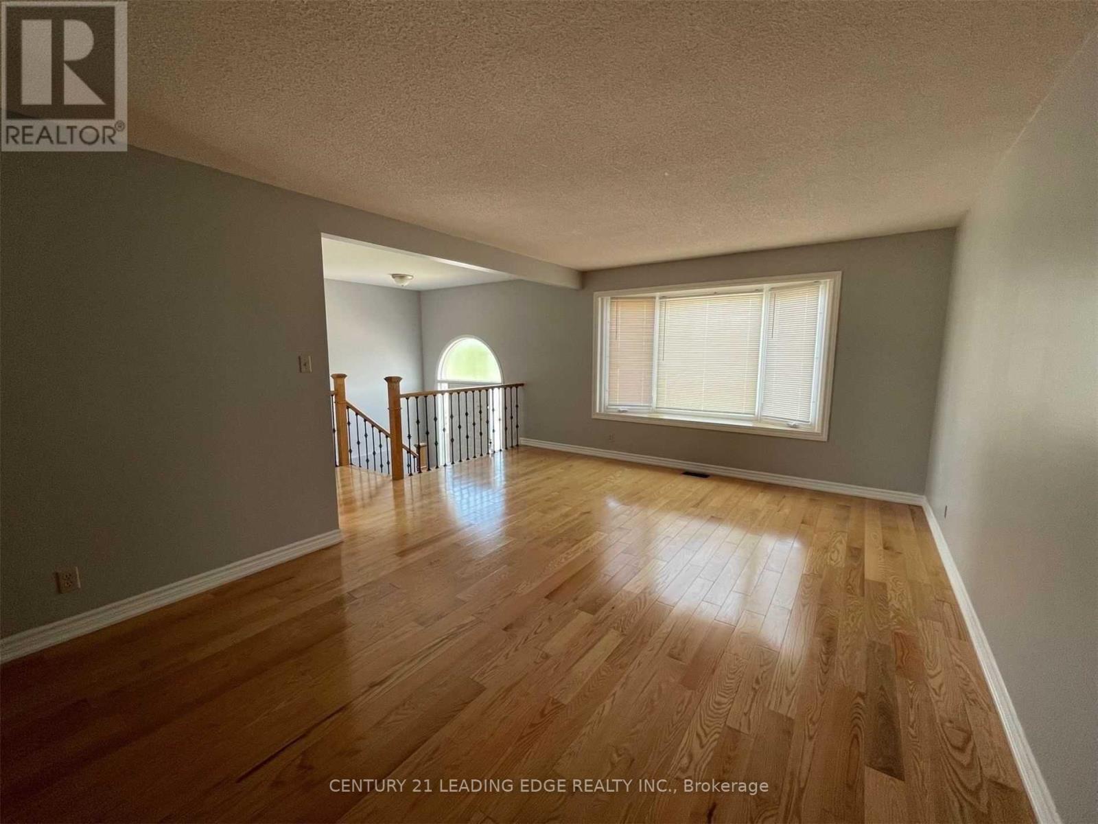 438 Colborne Street, Bradford West Gwillimbury, Ontario  L3Z 2E6 - Photo 6 - N13447230