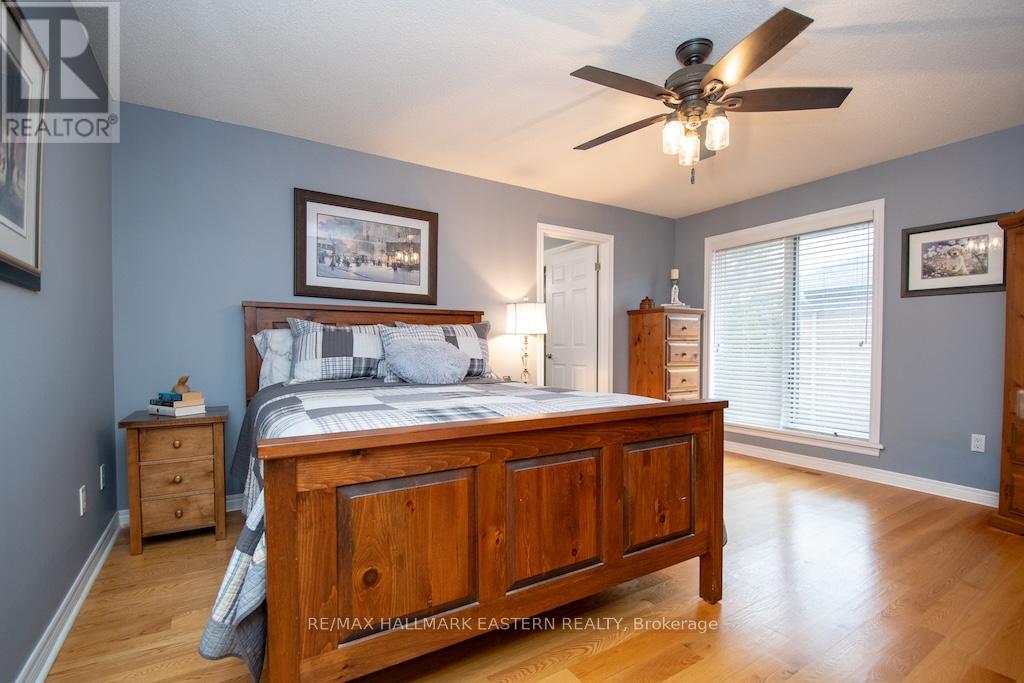 4 Huntingwood Crescent, Kawartha Lakes, Ontario  K0M 1A0 - Photo 17 - X12997250