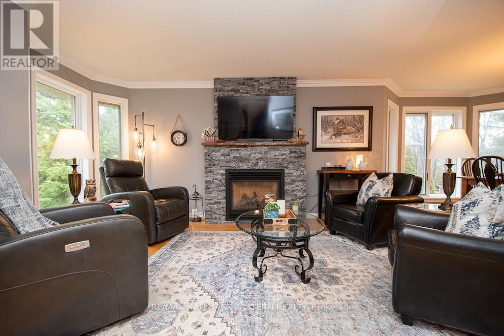 4 Huntingwood Crescent, Kawartha Lakes, Ontario  K0M 1A0 - Photo 6 - X12997250