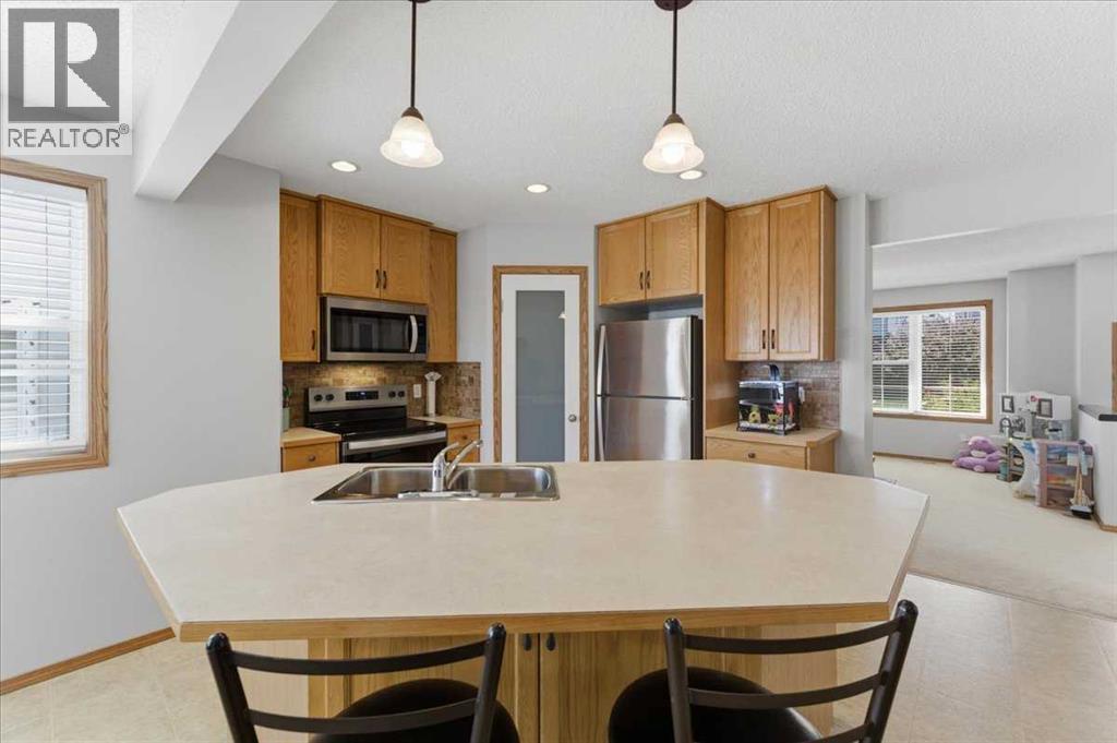 132 Covebrook Close Ne, Calgary, Alberta  T3K 6J5 - Photo 5 - A2313490