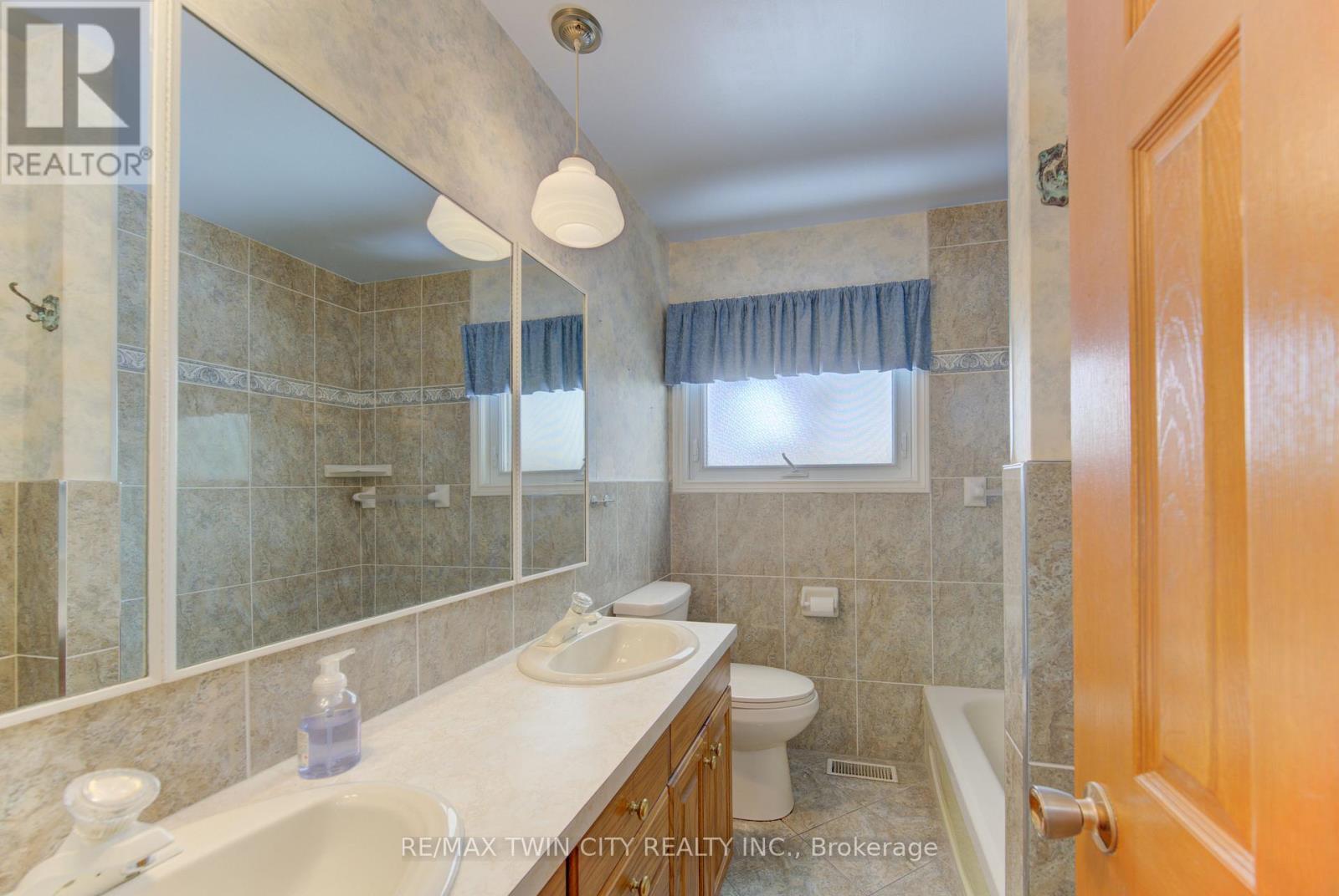 209 Dixie Crescent, Waterloo, Ontario  N2J 3K9 - Photo 17 - X13447076