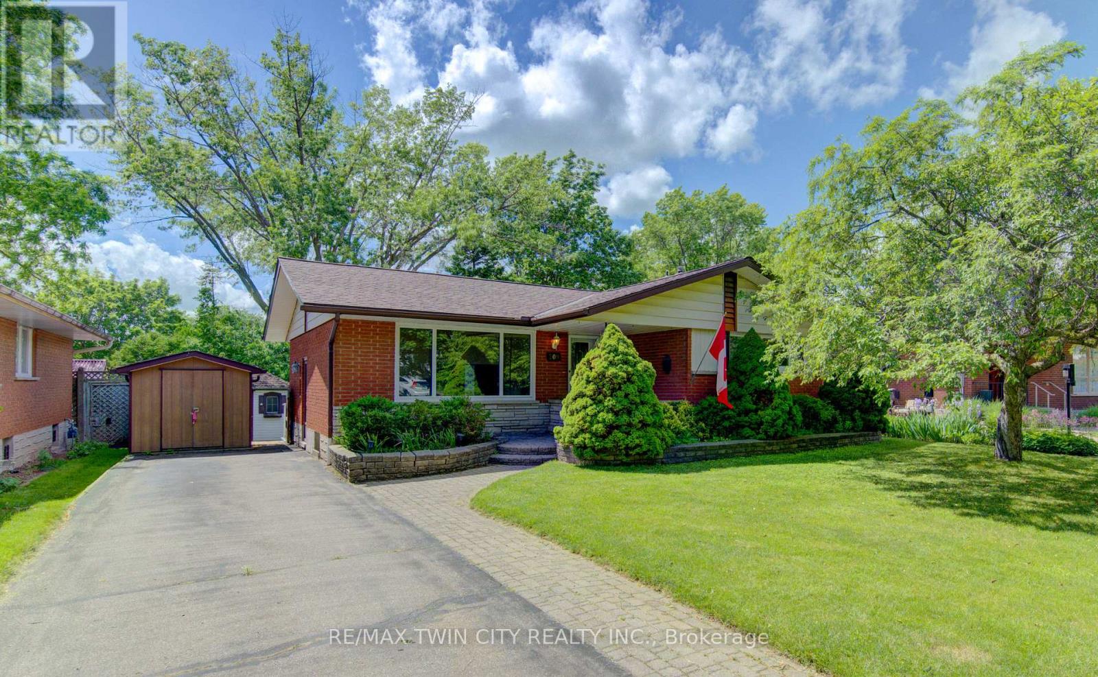209 Dixie Crescent, Waterloo, Ontario  N2J 3K9 - Photo 2 - X13447076