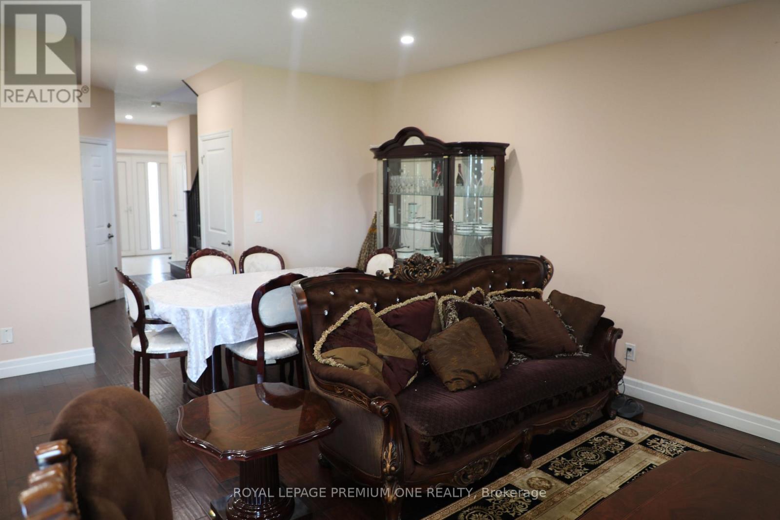 811 Cedarpark Way, London North, Ontario  N5X 0C3 - Photo 3 - X13447174