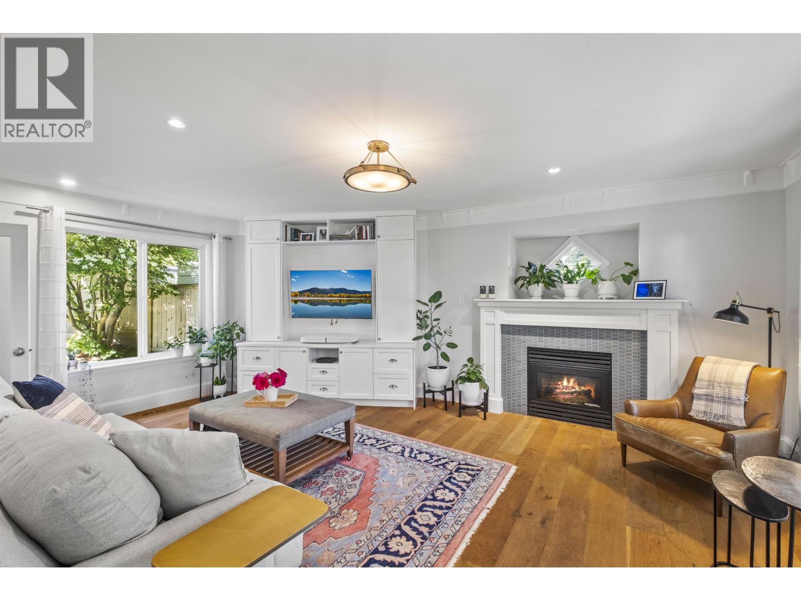 448 Brand Street, North Vancouver, British Columbia  V7N 1G1 - Photo 3 - R3135956