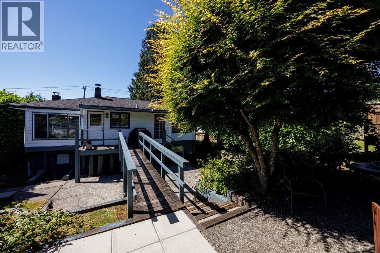 836 E 4th Street, North Vancouver, British Columbia  V7L 1K4 - Photo 19 - R3135973