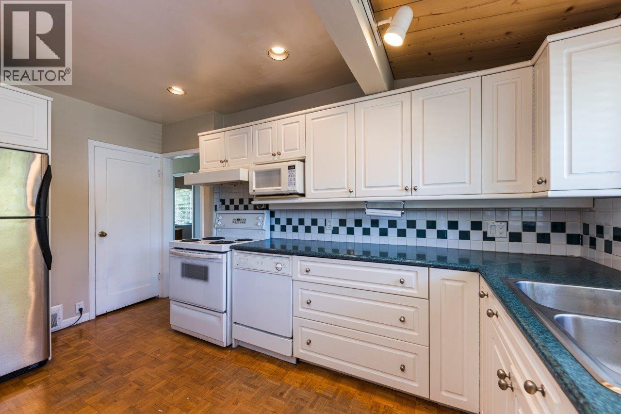 836 E 4th Street, North Vancouver, British Columbia  V7L 1K4 - Photo 6 - R3135973