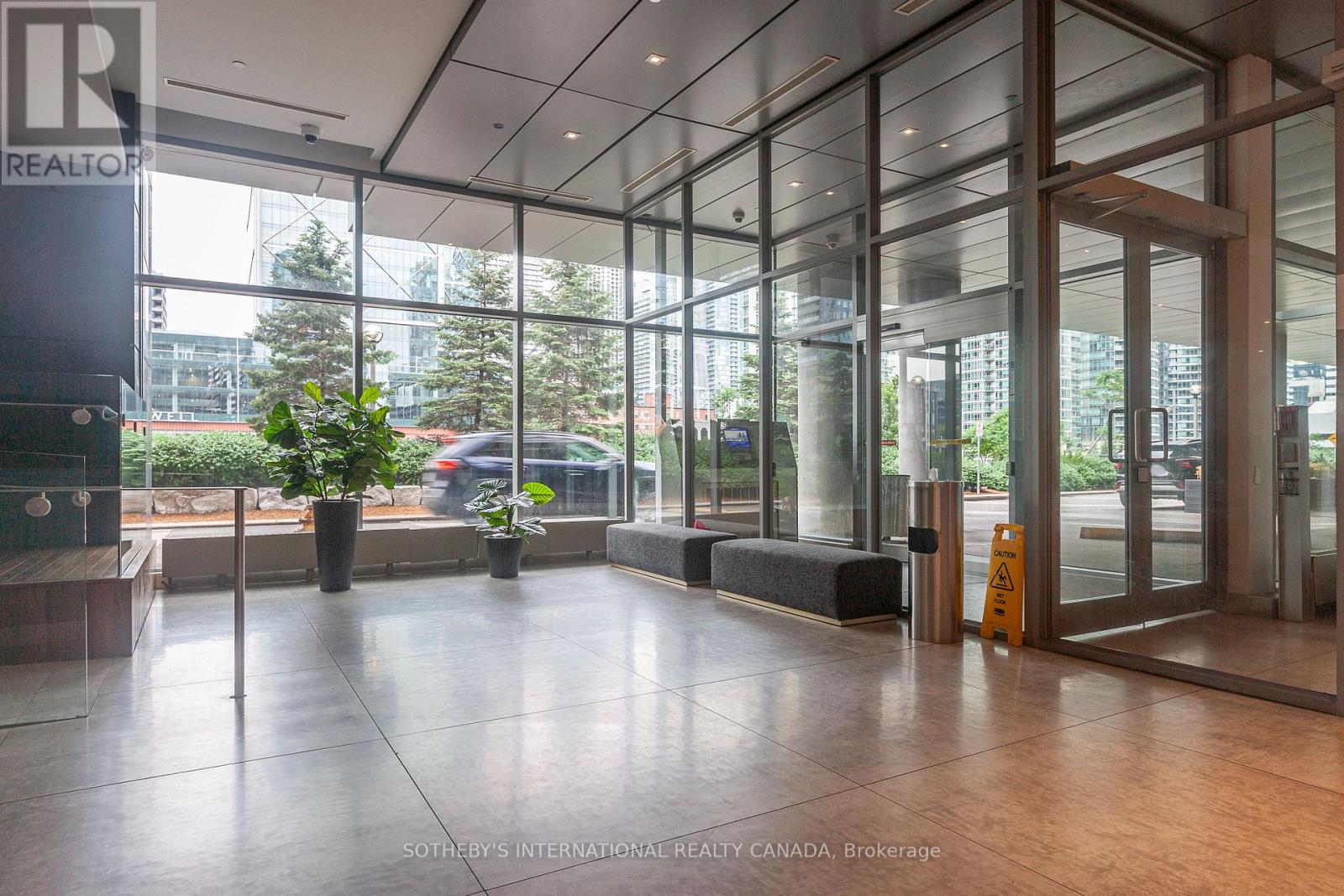 3011 - 25 Telegram Mews, Toronto, Ontario  M5V 3Z1 - Photo 4 - C13447240