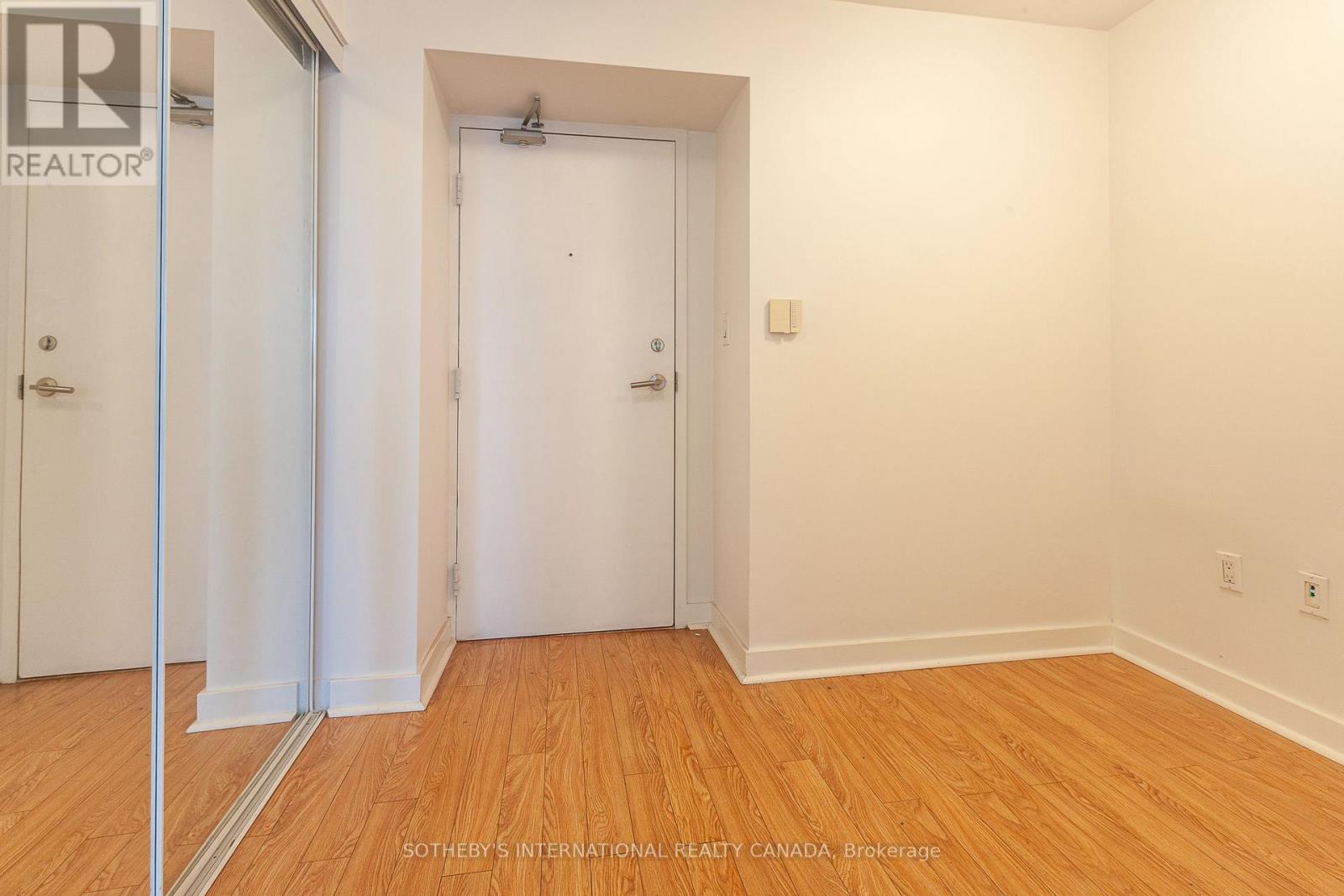 3011 - 25 Telegram Mews, Toronto, Ontario  M5V 3Z1 - Photo 8 - C13447240