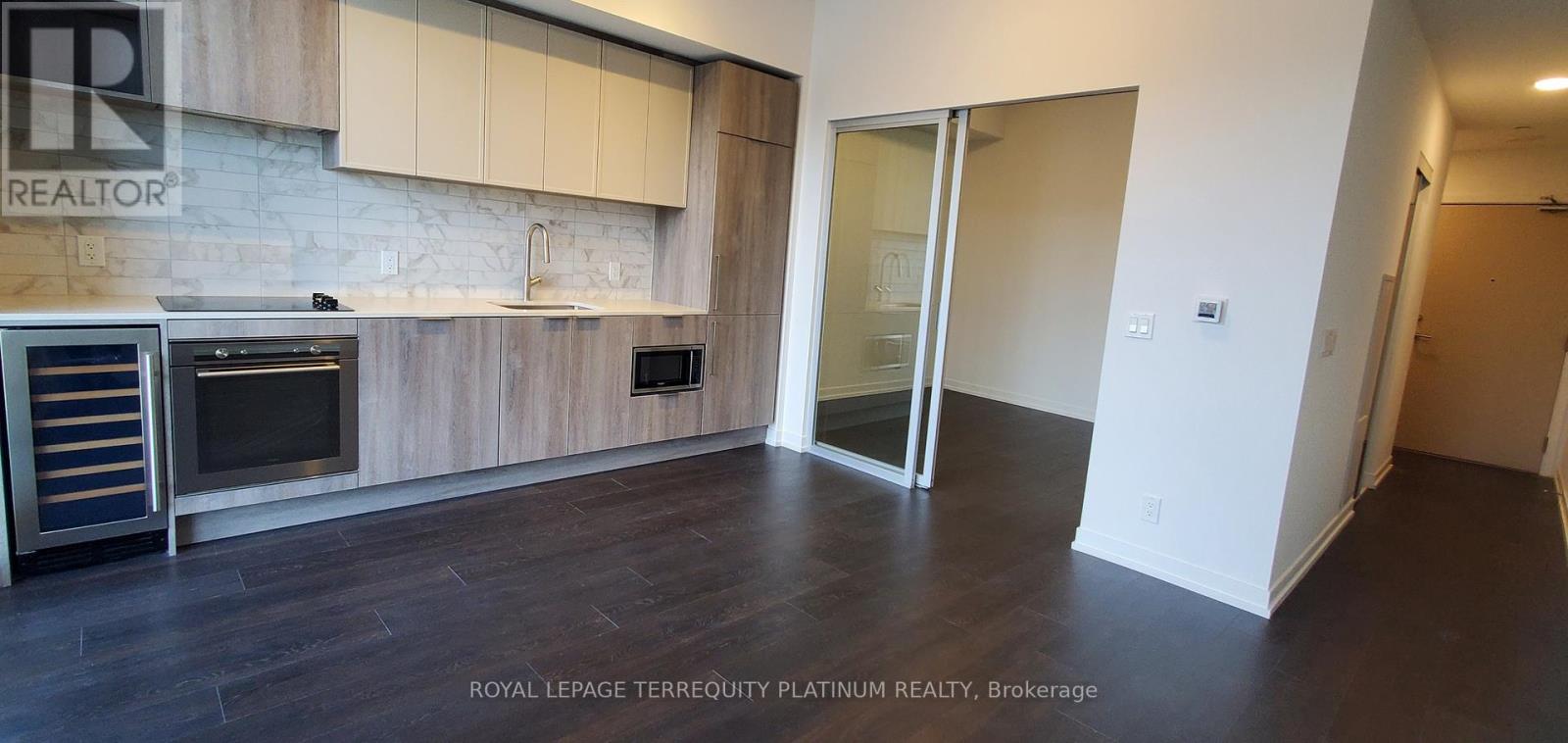 725 - 2020 Bathurst Street, Toronto, Ontario  M5P 0A6 - Photo 3 - C13447250