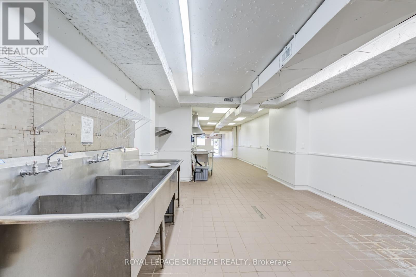 865 Bloor Street, Toronto (Palmerston-Little Italy), Ontario  M6G 3R4 - Photo 16 - C13447266