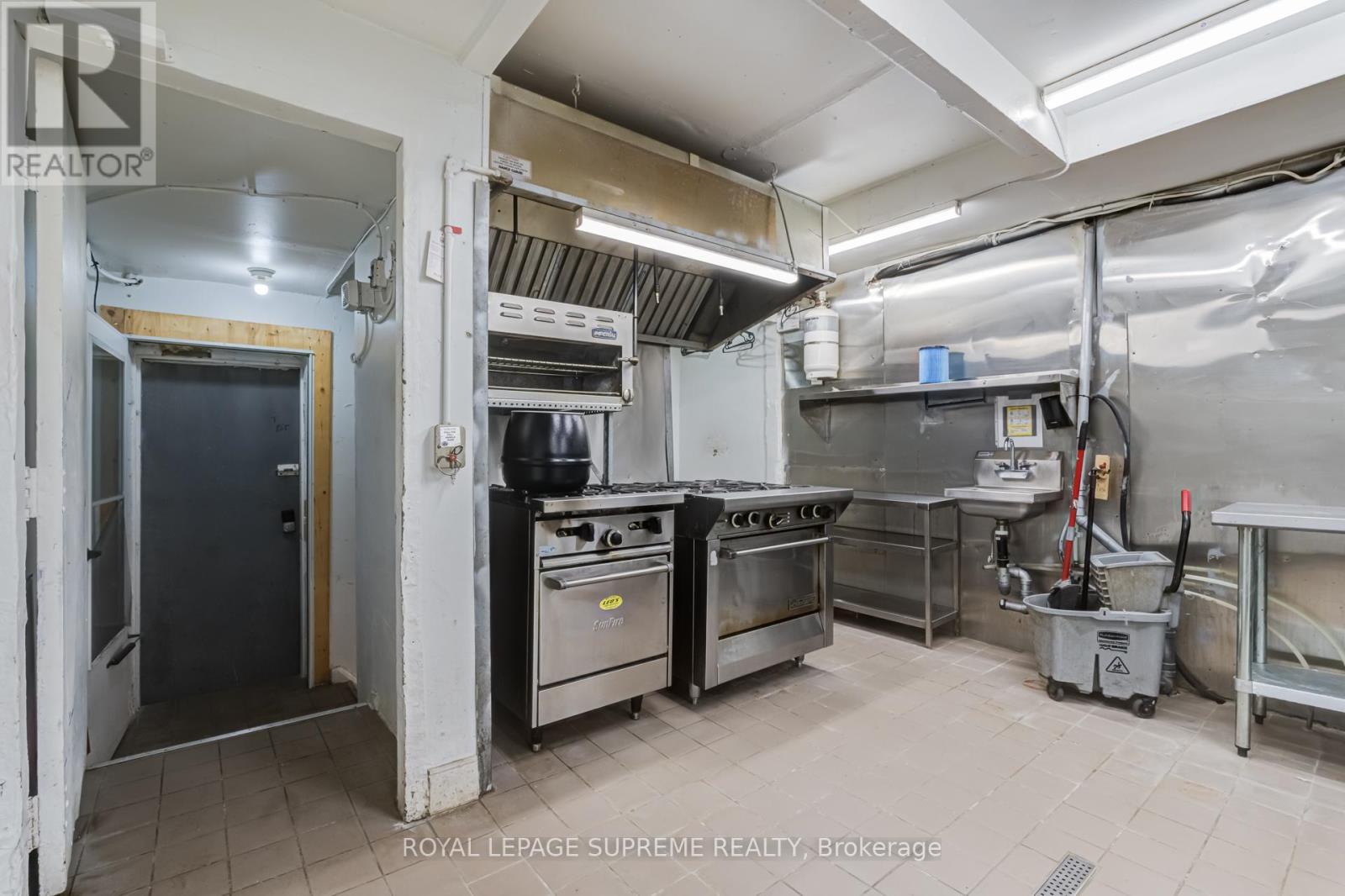865 Bloor Street, Toronto (Palmerston-Little Italy), Ontario  M6G 3R4 - Photo 27 - C13447266