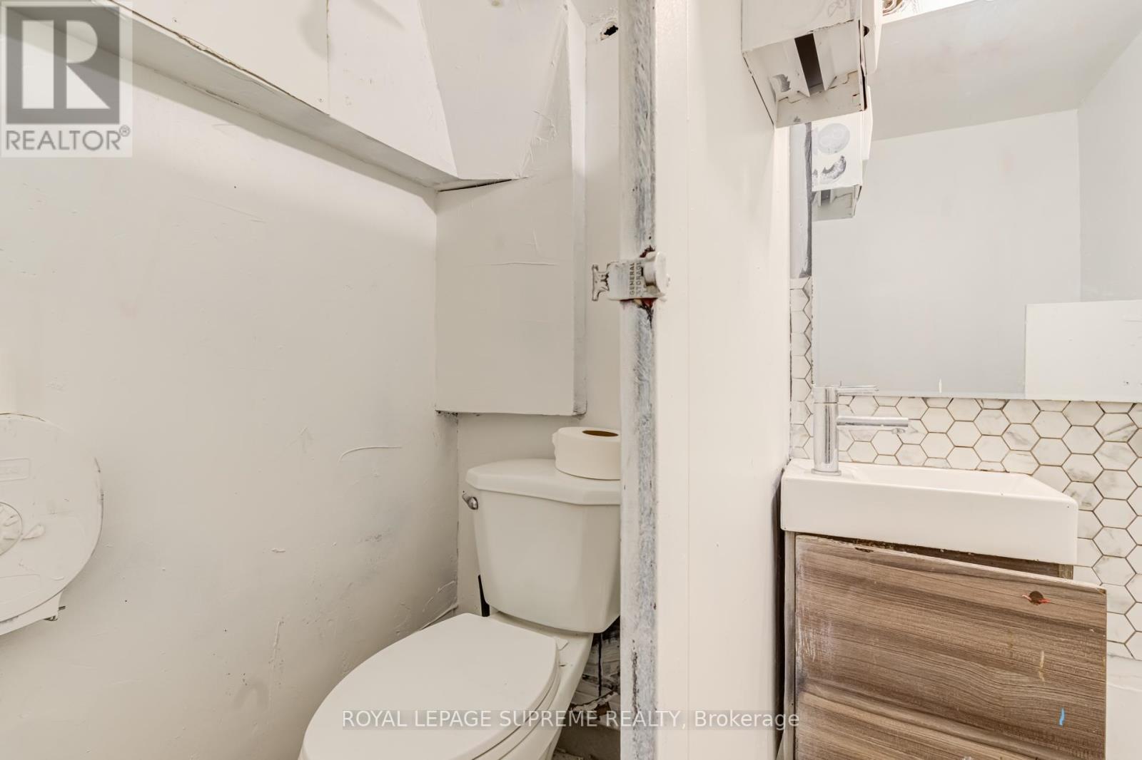 865 Bloor Street, Toronto (Palmerston-Little Italy), Ontario  M6G 3R4 - Photo 33 - C13447266
