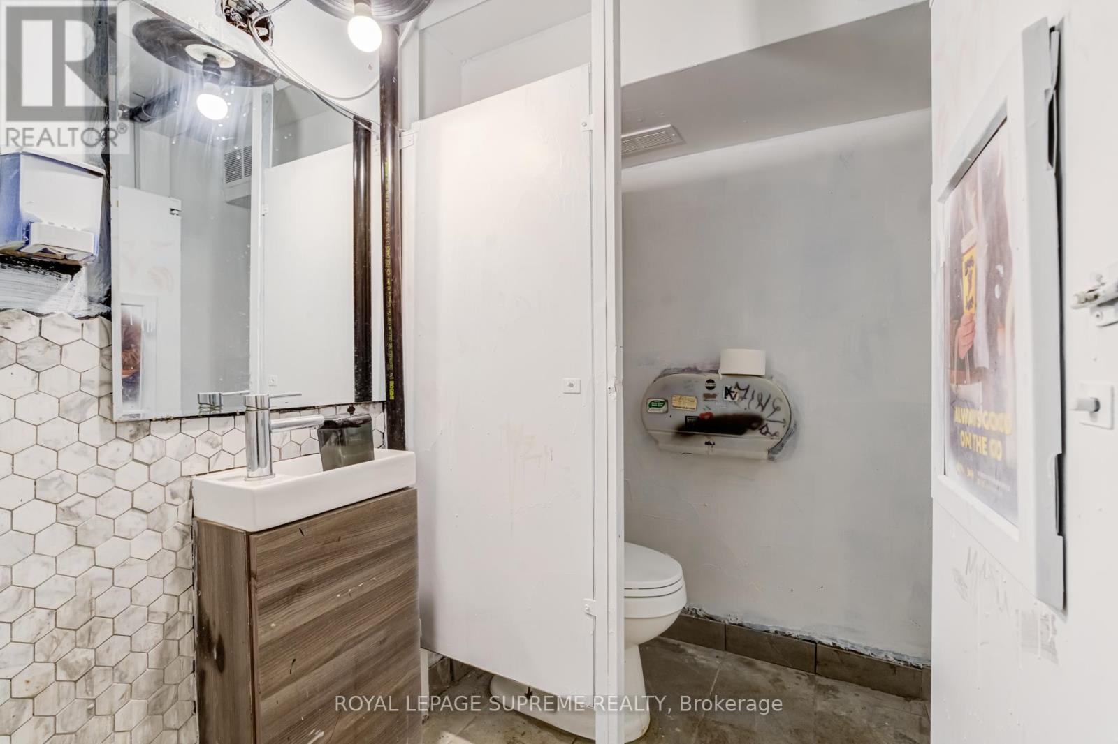 865 Bloor Street, Toronto (Palmerston-Little Italy), Ontario  M6G 3R4 - Photo 34 - C13447266