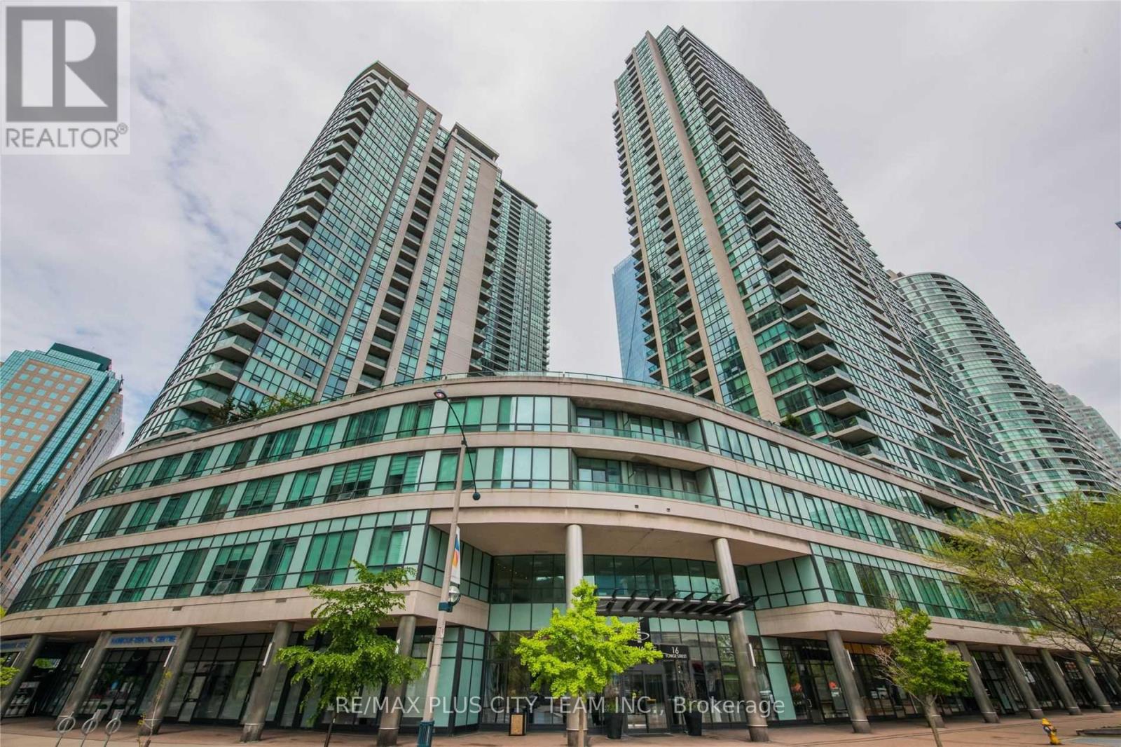 2306 - 16 Yonge Street, Toronto, Ontario  M5E 2A1 - Photo 1 - C13447336