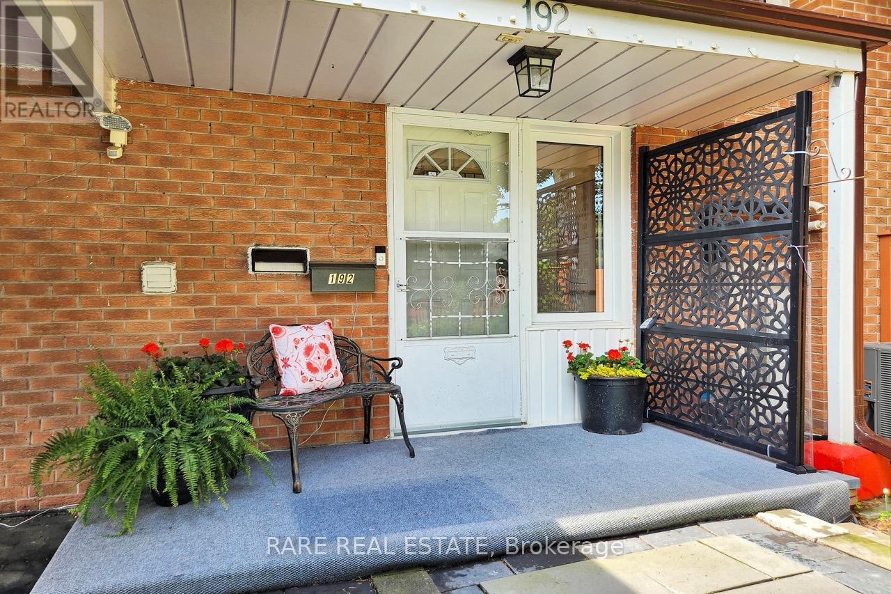 192 Three Valleys Drive, Toronto, Ontario  M3A 3L8 - Photo 3 - C13447346