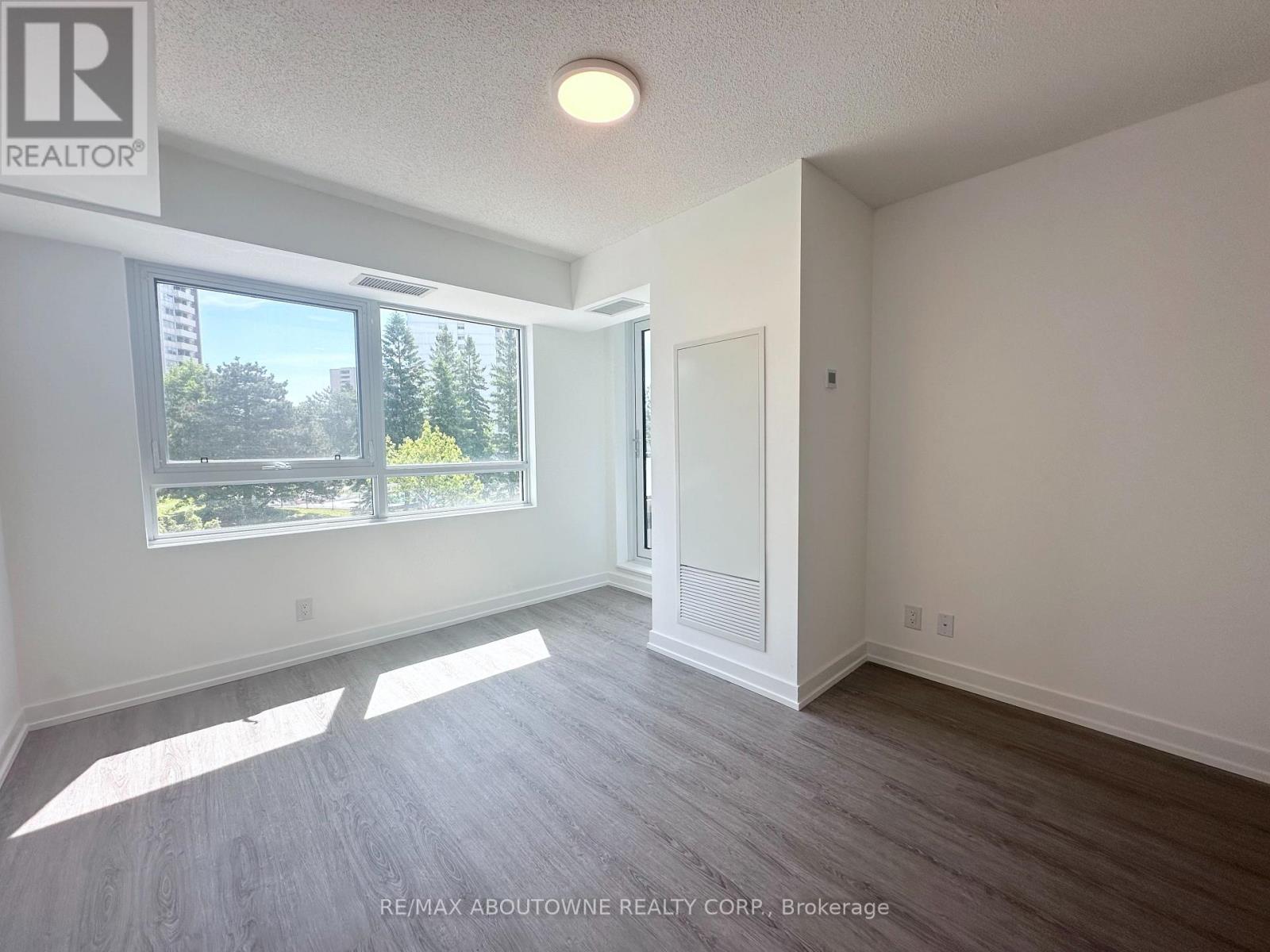 307 - 2 River Plate Street, Ajax, Ontario  L1S 0G6 - Photo 4 - E13232362
