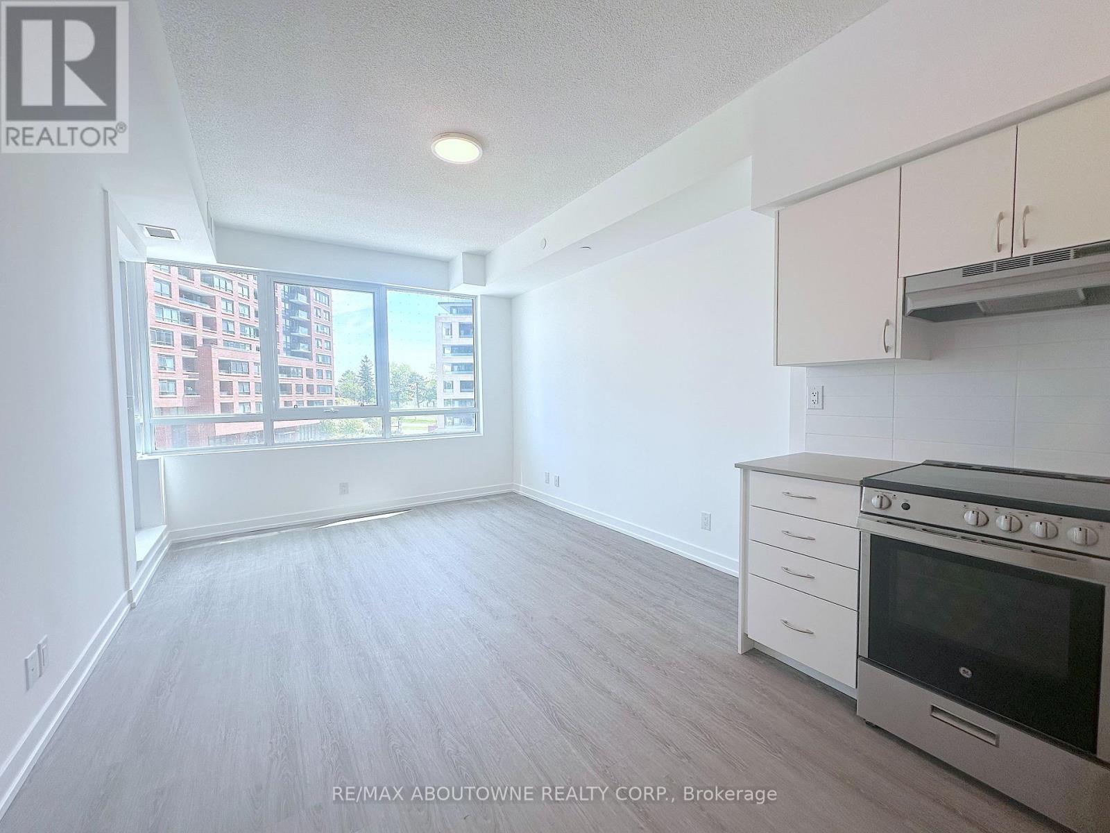 305 - 25 Kitney Drive, Ajax, Ontario  L1S 4S4 - Photo 4 - E13232384