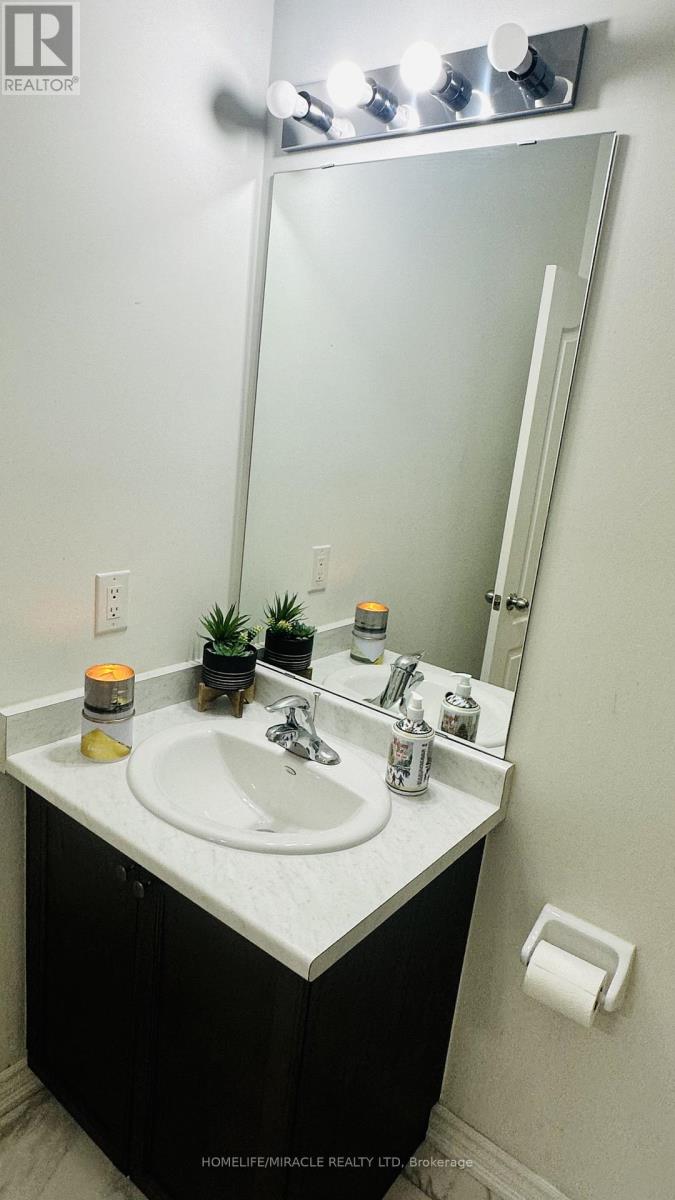 5 Hardman Lane, Ajax, Ontario  L1T 0P9 - Photo 20 - E13446074