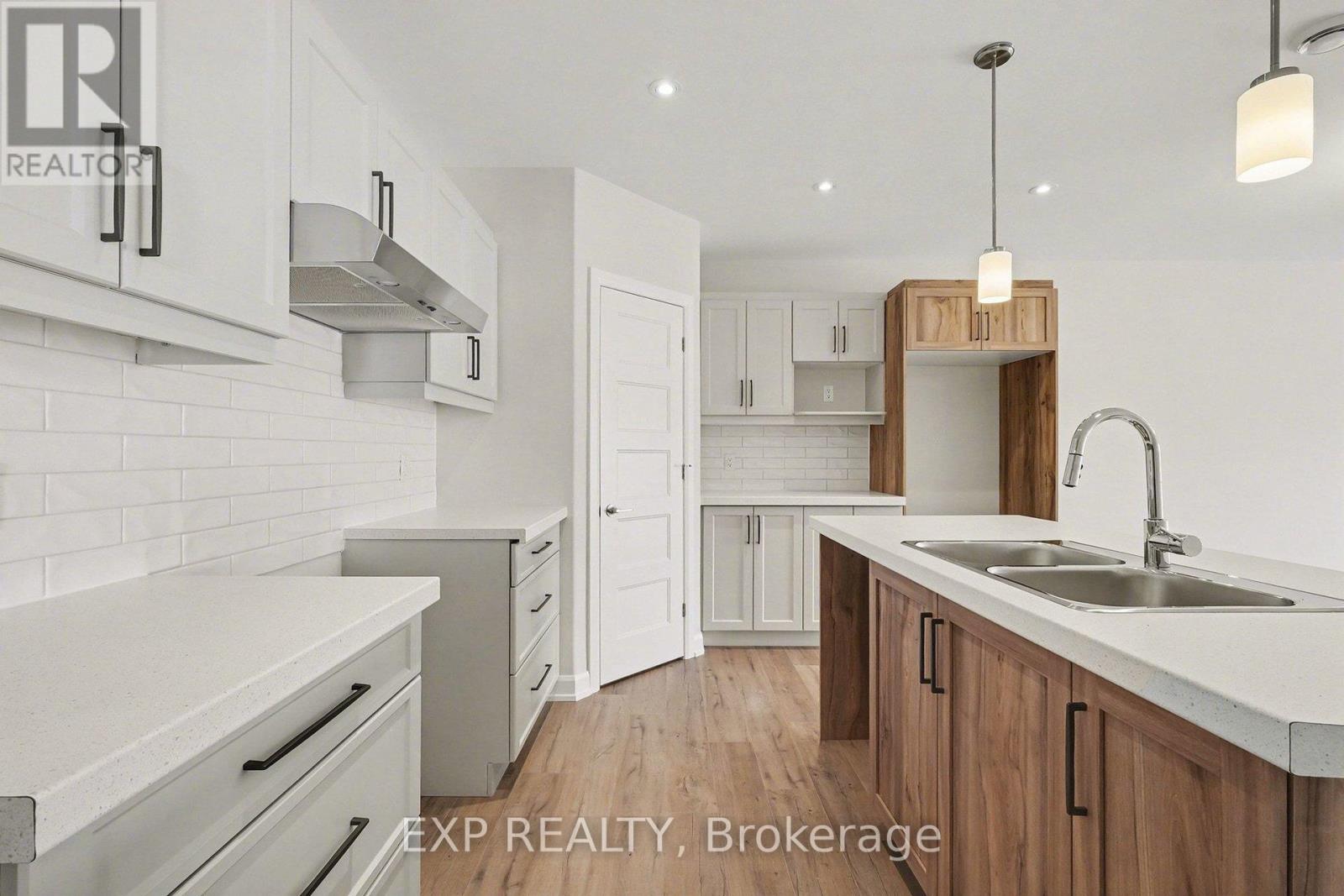 440 Falcon Lane, Russell, Ontario  K4R 0M5 - Photo 8 - X12785198