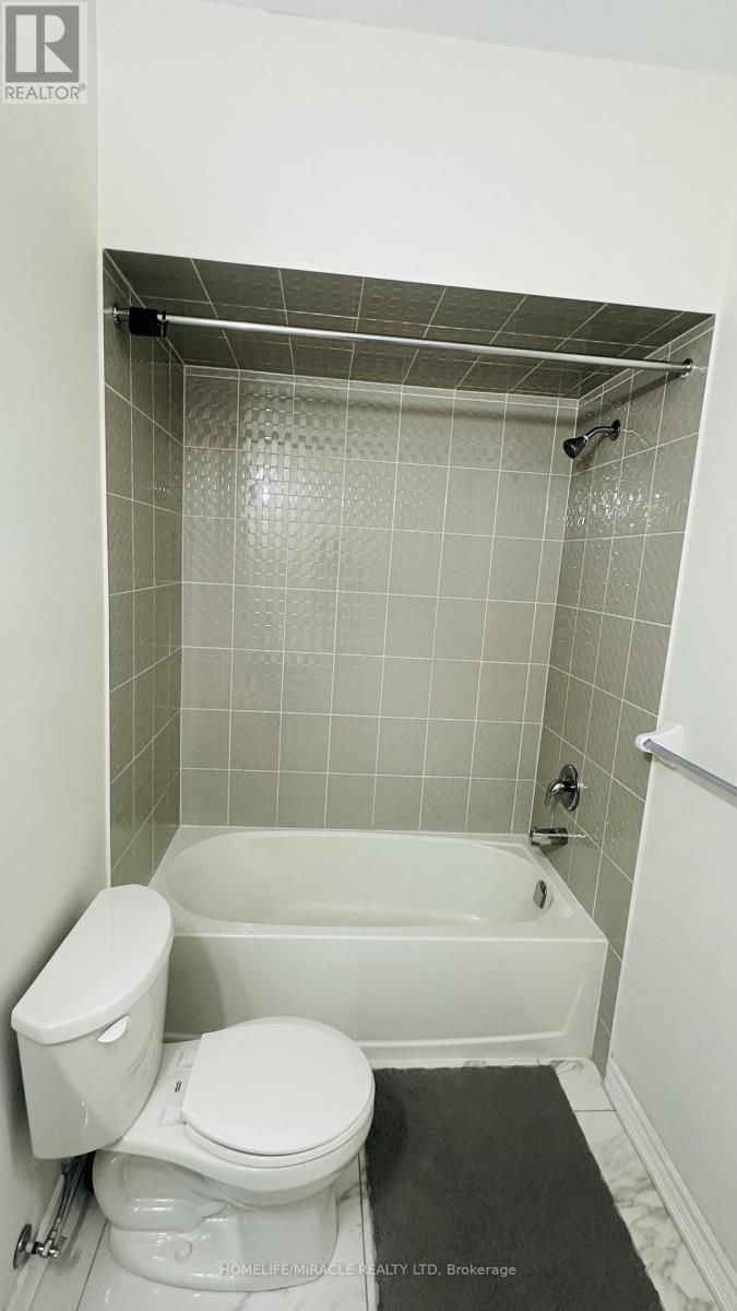 5 Hardman Lane, Ajax, Ontario  L1T 0P9 - Photo 21 - E13446074