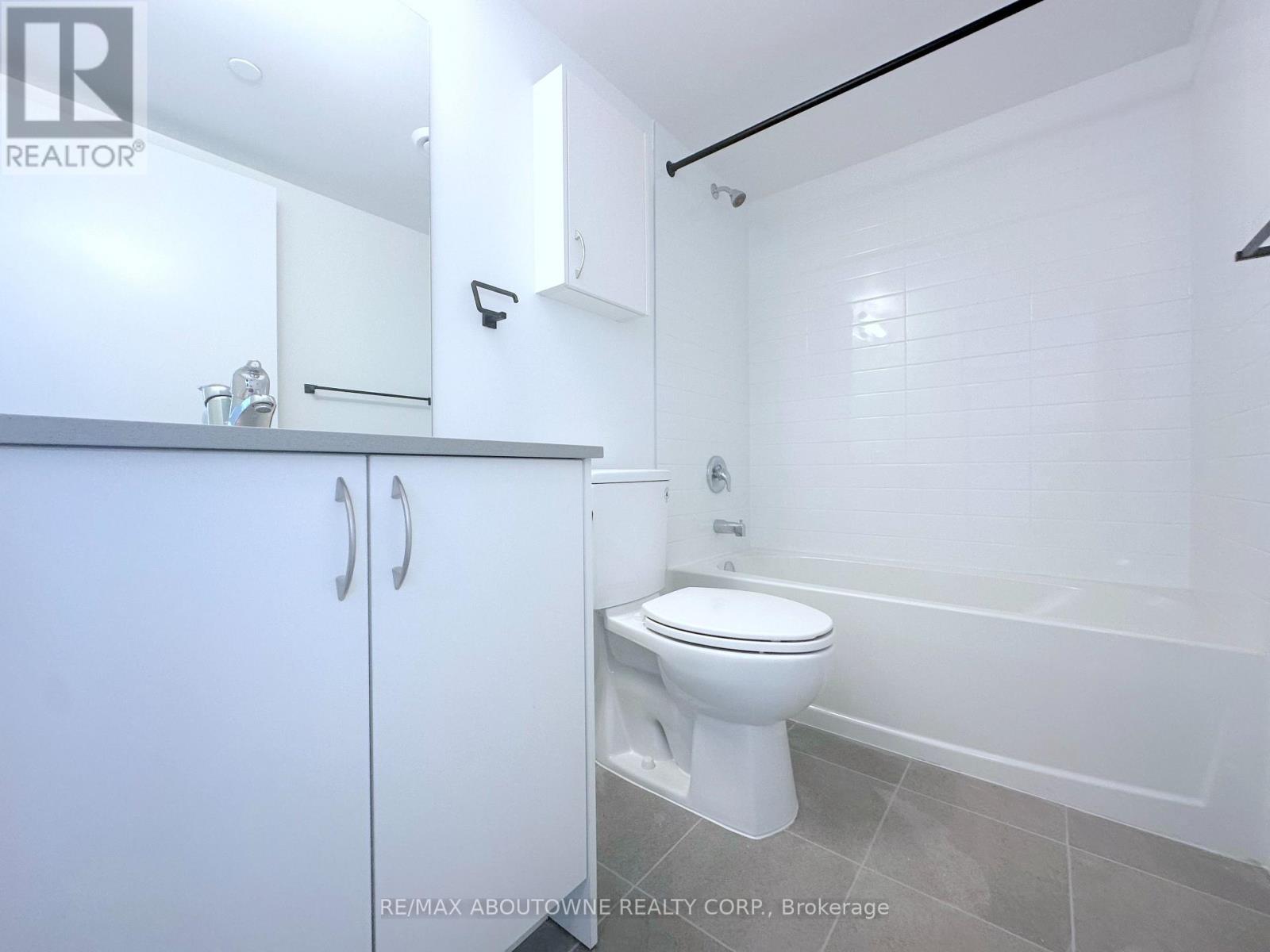 305 - 25 Kitney Drive, Ajax, Ontario  L1S 4S4 - Photo 8 - E13232384
