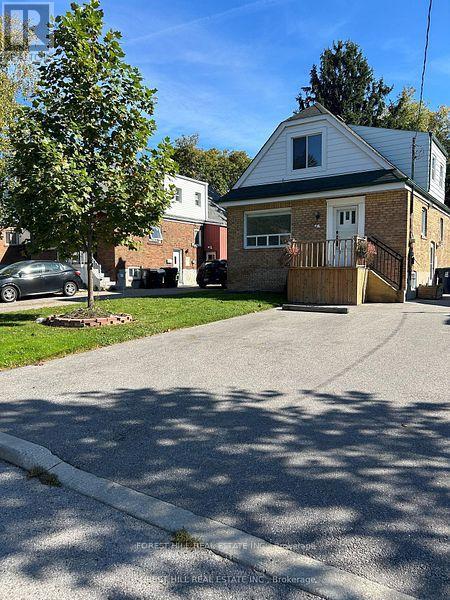 2 - 7 VALERIE ROAD, Toronto, Ontario