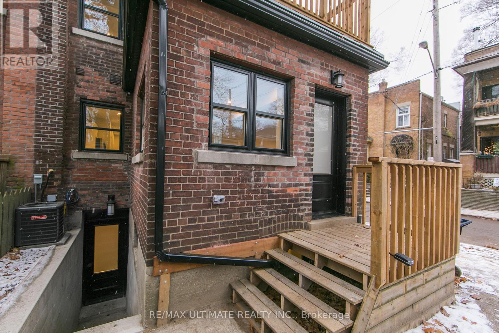 MAIN - 19 FERNWOOD PARK AVENUE, Toronto, Ontario