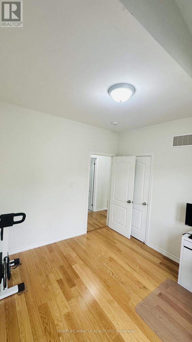 5 Hardman Lane, Ajax, Ontario  L1T 0P9 - Photo 14 - E13446074