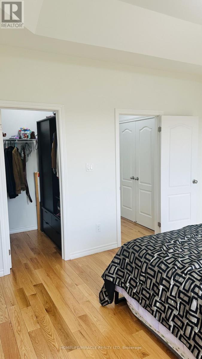 5 Hardman Lane, Ajax, Ontario  L1T 0P9 - Photo 17 - E13446074