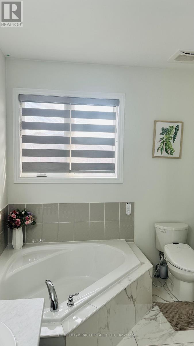 5 Hardman Lane, Ajax, Ontario  L1T 0P9 - Photo 19 - E13446074