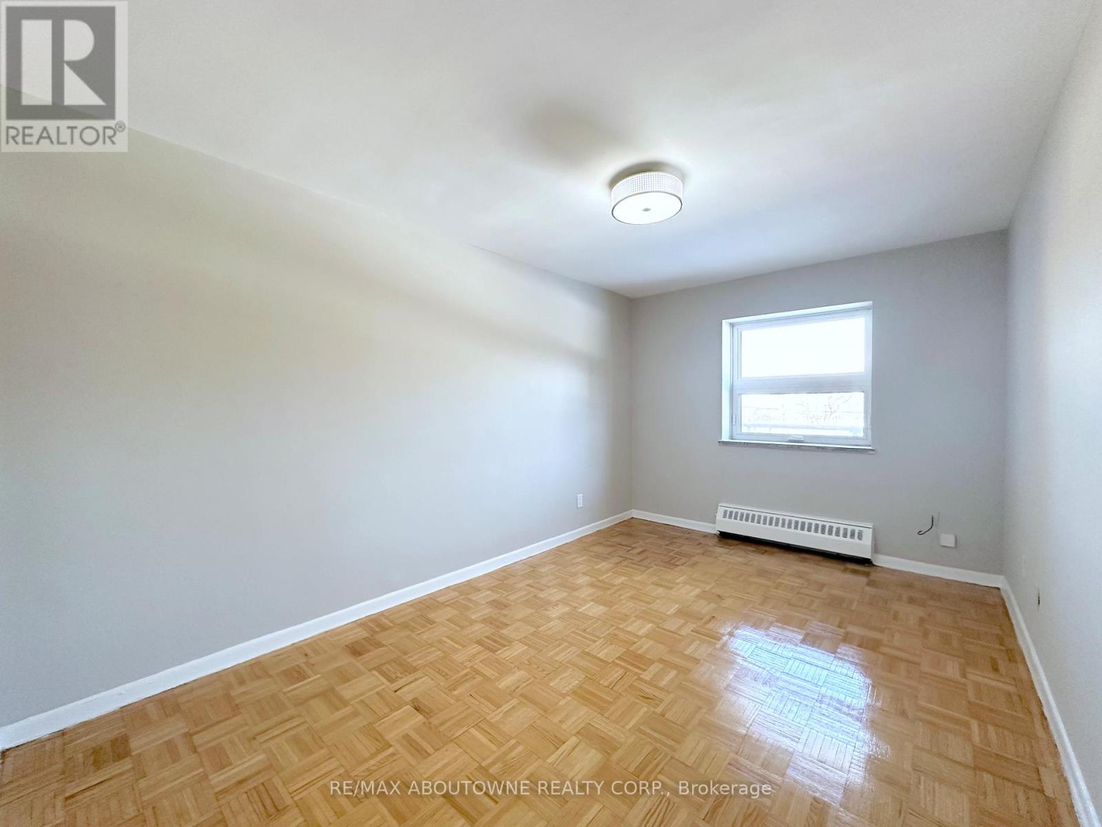 201 - 32 Carluke Crescent, Toronto, Ontario  M2L 2J3 - Photo 7 - C12852984