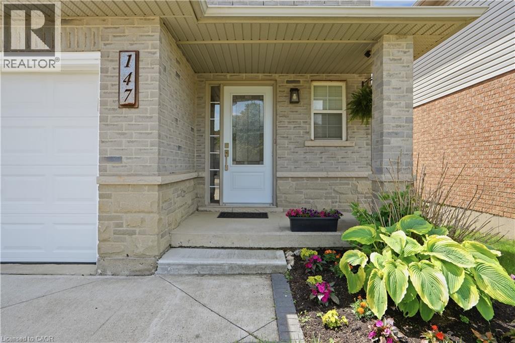 147 Thames Way, Hamilton, Ontario  L0R 1W0 - Photo 4 - 40837375