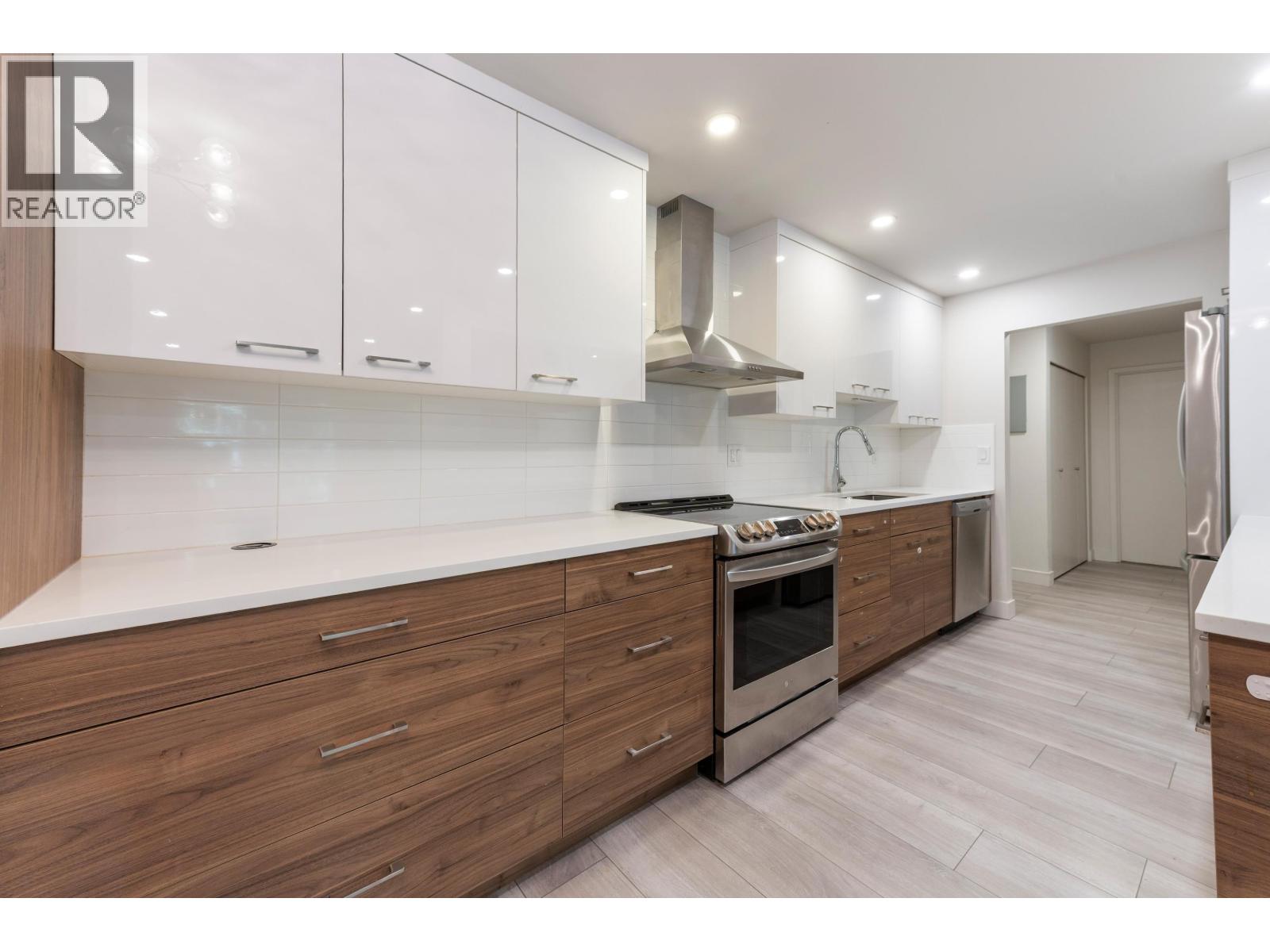 212 2381 BURY AVENUE, Port Coquitlam, British Columbia