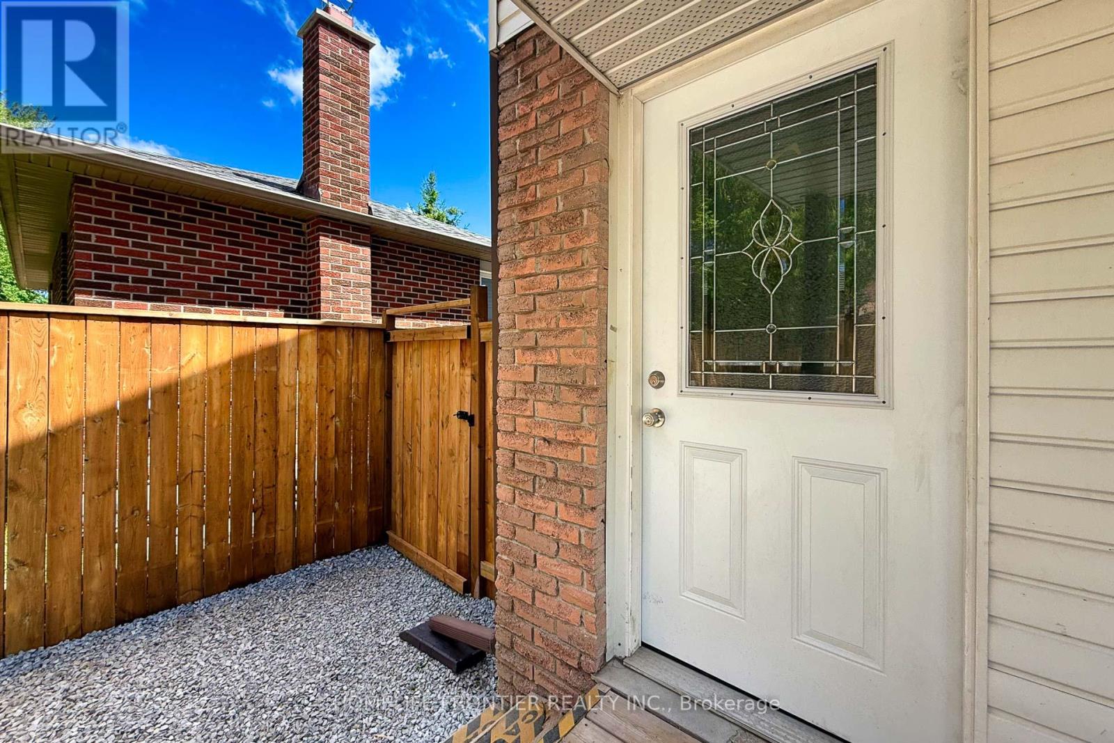 40 Rutledge Avenue, Newmarket, Ontario  L3Y 5T4 - Photo 30 - N13447322