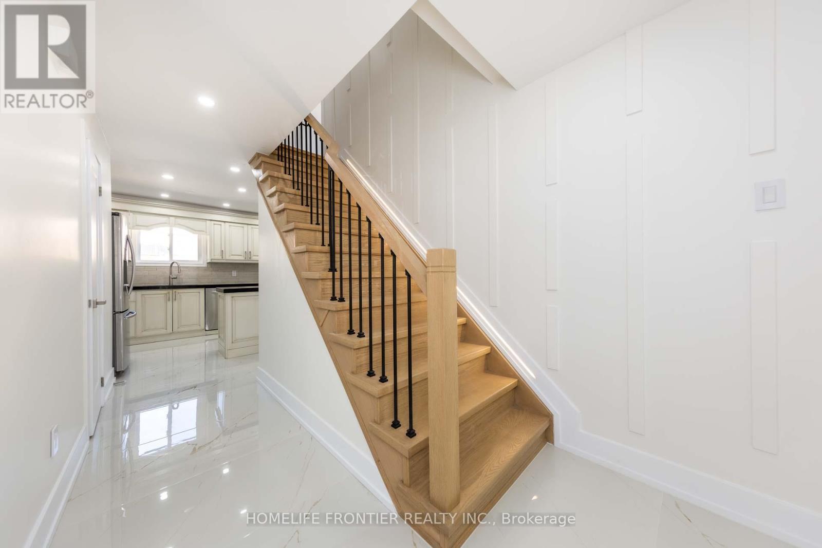 40 Rutledge Avenue, Newmarket, Ontario  L3Y 5T4 - Photo 4 - N13447322
