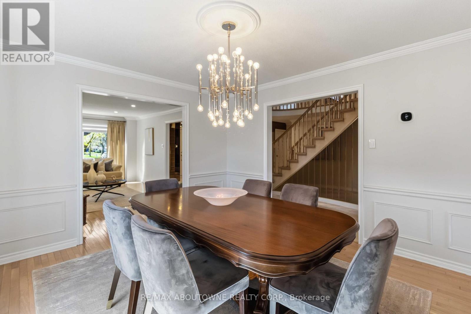 4330 Spinningdale Court, Mississauga, Ontario  L5M 3J8 - Photo 9 - W13233324